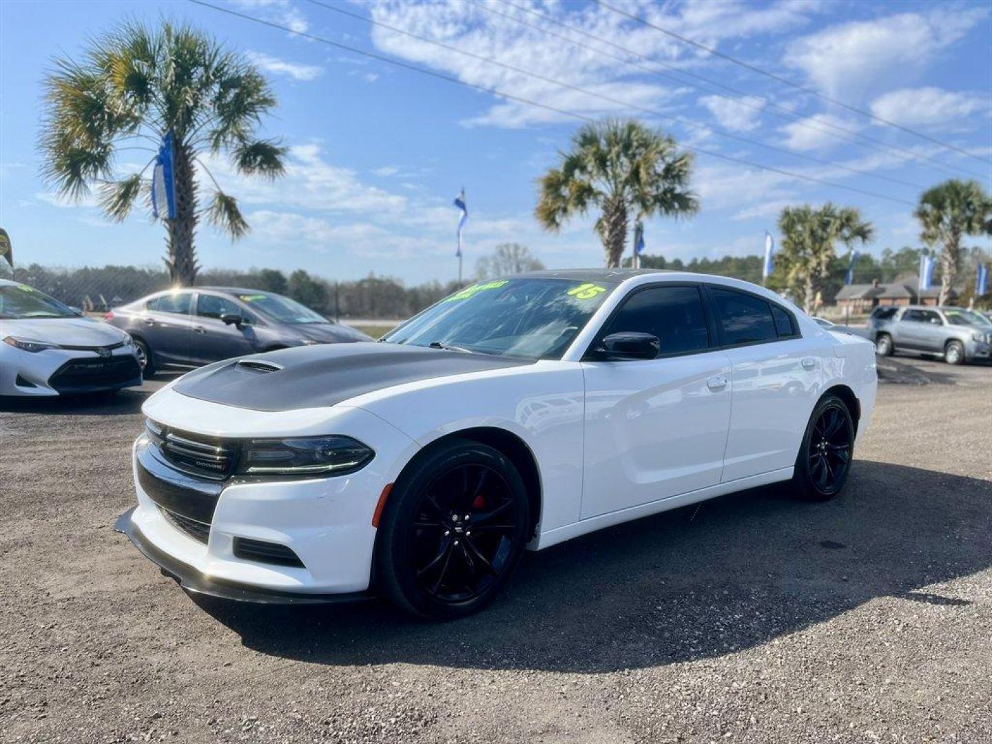 2018 White /Black Dodge Charger (2C3CDXBG4JH) with an 3.6l V6 MPI Dohc VVT Flex engine, Automatic transmission, located at 745 East Steele Rd., West Columbia, SC, 29170, (803) 755-9148, 33.927212, -81.148483 - Special Internet Price! 2018 Dodge Charger with AM/FM, Bluetooth, Backup camera, Cruise control, Keyless entry, Pus to start, Cloth interior, Powered driver seat, Powered windows, Powered door locks, Plus more! - Photo#0