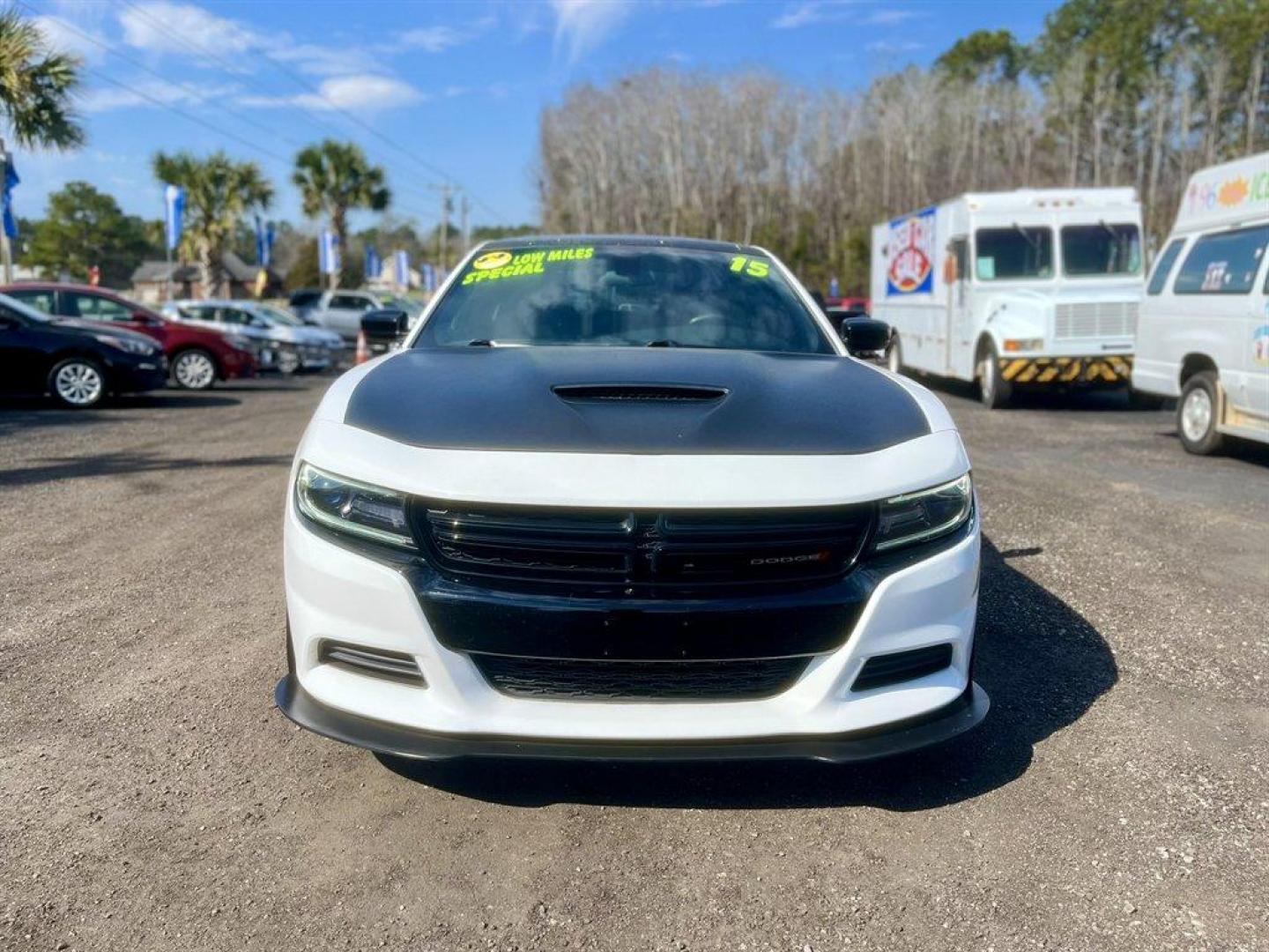 2018 White /Black Dodge Charger (2C3CDXBG4JH) with an 3.6l V6 MPI Dohc VVT Flex engine, Automatic transmission, located at 745 East Steele Rd., West Columbia, SC, 29170, (803) 755-9148, 33.927212, -81.148483 - Special Internet Price! 2018 Dodge Charger with AM/FM, Bluetooth, Backup camera, Cruise control, Keyless entry, Pus to start, Cloth interior, Powered driver seat, Powered windows, Powered door locks, Plus more! - Photo#1
