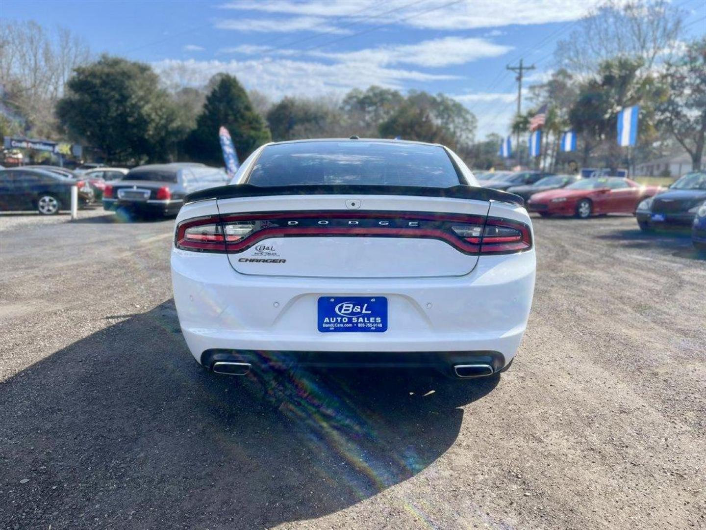 2018 White /Black Dodge Charger (2C3CDXBG4JH) with an 3.6l V6 MPI Dohc VVT Flex engine, Automatic transmission, located at 745 East Steele Rd., West Columbia, SC, 29170, (803) 755-9148, 33.927212, -81.148483 - Special Internet Price! 2018 Dodge Charger with AM/FM, Bluetooth, Backup camera, Cruise control, Keyless entry, Pus to start, Cloth interior, Powered driver seat, Powered windows, Powered door locks, Plus more! - Photo#4
