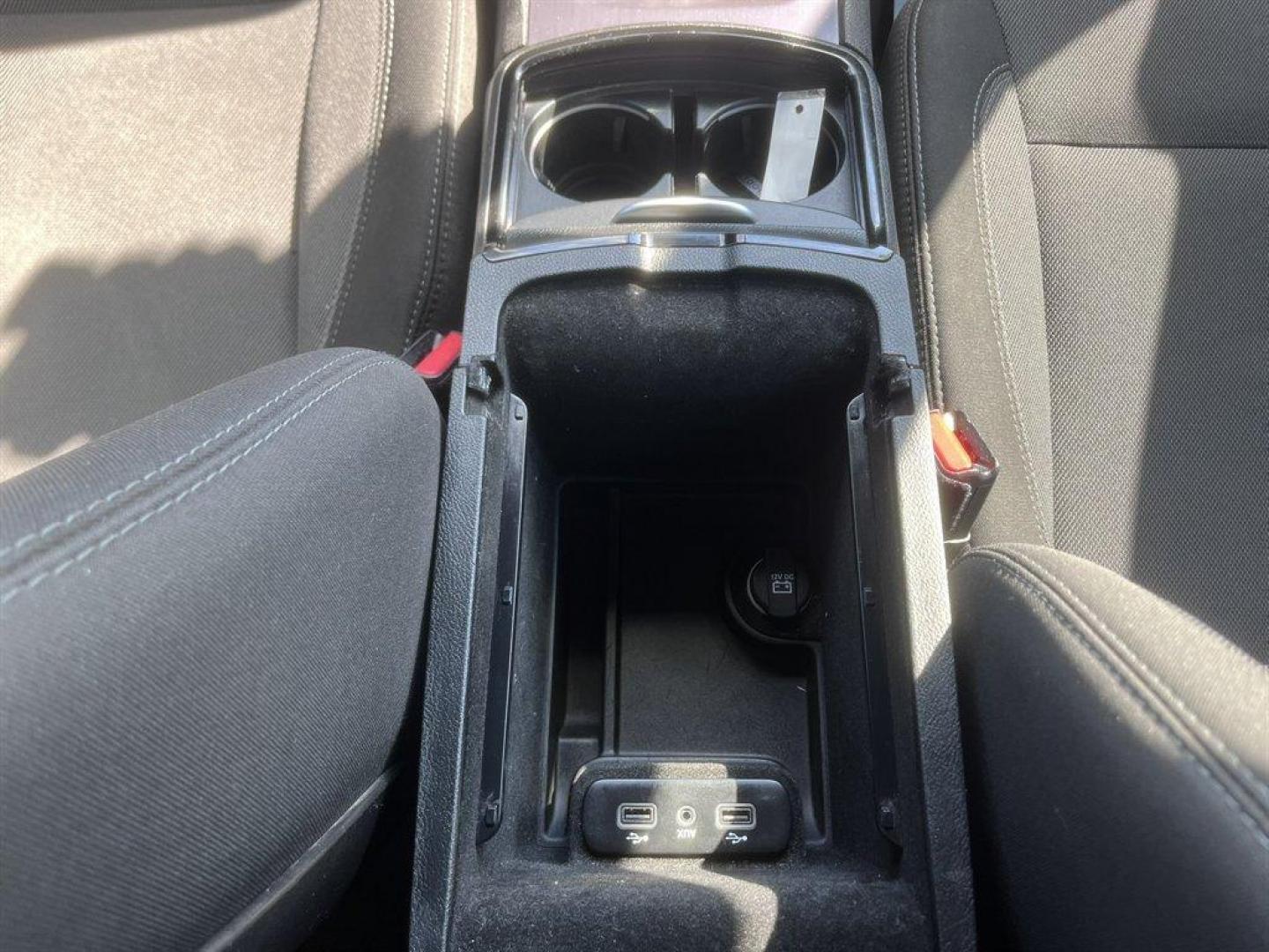 2018 White /Black Dodge Charger (2C3CDXBG4JH) with an 3.6l V6 MPI Dohc VVT Flex engine, Automatic transmission, located at 745 East Steele Rd., West Columbia, SC, 29170, (803) 755-9148, 33.927212, -81.148483 - Special Internet Price! 2018 Dodge Charger with AM/FM, Bluetooth, Backup camera, Cruise control, Keyless entry, Pus to start, Cloth interior, Powered driver seat, Powered windows, Powered door locks, Plus more! - Photo#15