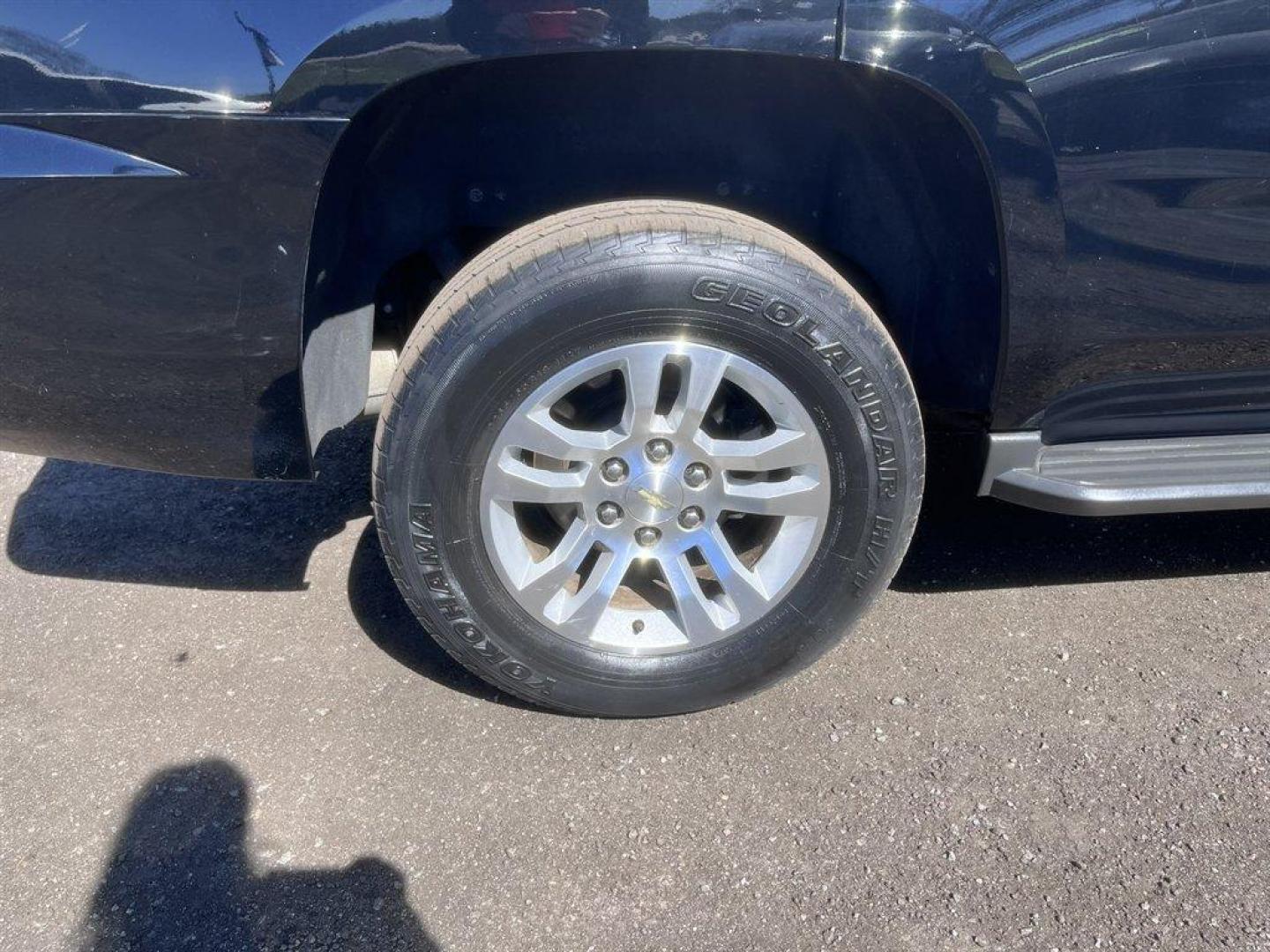 2017 Black /Black Chevrolet Tahoe (1GNSCBKC2HR) with an 5.3l V8 DI VVT Flex 5.3l engine, Automatic transmission, located at 745 East Steele Rd., West Columbia, SC, 29170, (803) 755-9148, 33.927212, -81.148483 - Special Internet Price! 2017 Chevrolet Tahoe with AM/FM radio, Bluetooth, Cruise control, Backup camera, Navigation, Leather interior, Keyless entry, 3rd row seating, Heated front seats, Powered front seats, Powered windows, Powered door locks, Plus more! - Photo#39