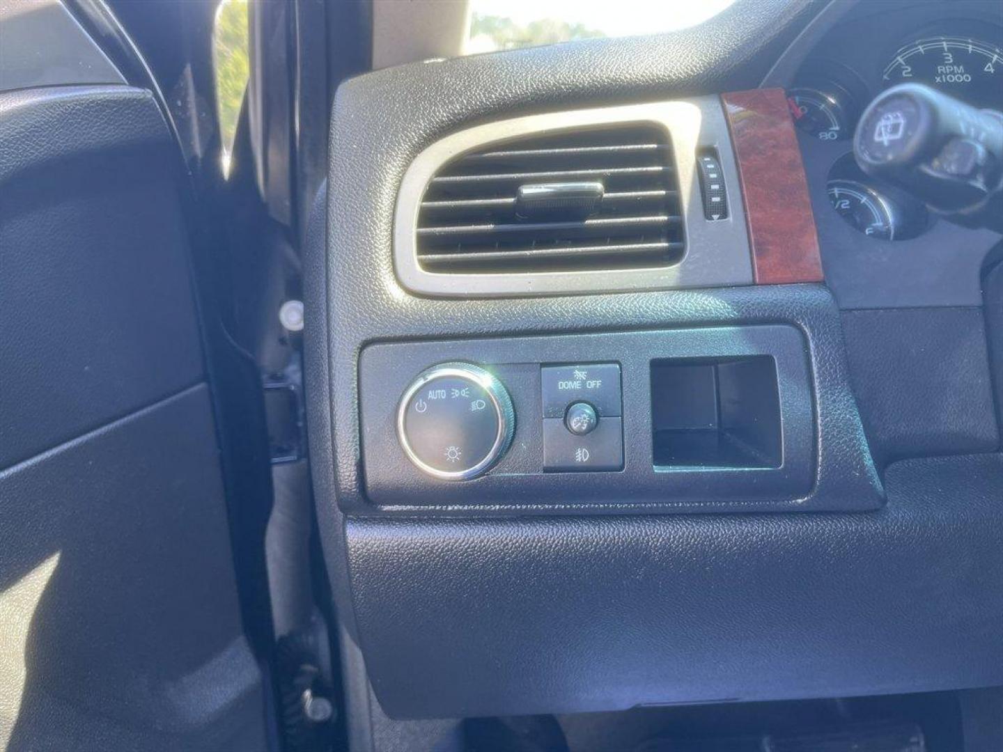 2008 Black /Black Chevrolet Suburban (3GNFC16078G) with an 5.3l V8 SFI Flex 5.3l engine, Automatic transmission, located at 745 East Steele Rd., West Columbia, SC, 29170, (803) 755-9148, 33.927212, -81.148483 - Special Internet Price! 2008 Chevrolet Suburban LTZ with AM/FM radio, Bluetooth, Backup camera, Navigation, Cruise control, Sunroof, Keyless entry, Leather interior, Powered front seats, Heated seats, Rear entertainment, 3rd row seating, Powered windows, Powered liftgate, Powered door locks, Plus mo - Photo#19