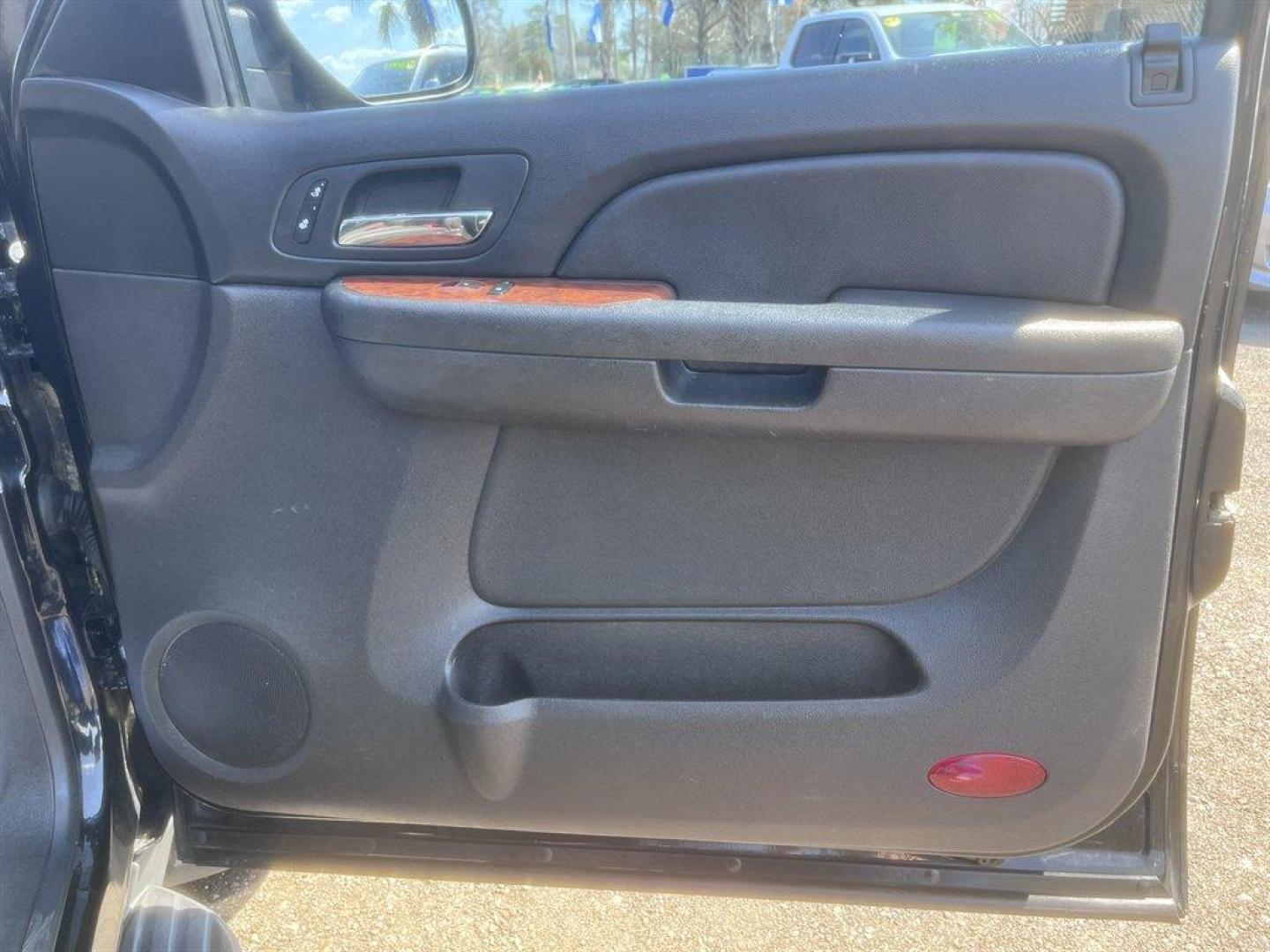 2008 Black /Black Chevrolet Suburban (3GNFC16078G) with an 5.3l V8 SFI Flex 5.3l engine, Automatic transmission, located at 745 East Steele Rd., West Columbia, SC, 29170, (803) 755-9148, 33.927212, -81.148483 - Special Internet Price! 2008 Chevrolet Suburban LTZ with AM/FM radio, Bluetooth, Backup camera, Navigation, Cruise control, Sunroof, Keyless entry, Leather interior, Powered front seats, Heated seats, Rear entertainment, 3rd row seating, Powered windows, Powered liftgate, Powered door locks, Plus mo - Photo#31