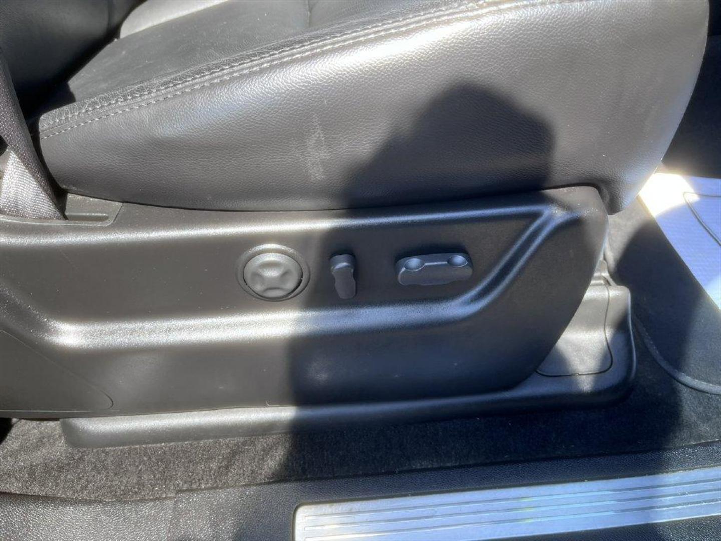 2008 Black /Black Chevrolet Suburban (3GNFC16078G) with an 5.3l V8 SFI Flex 5.3l engine, Automatic transmission, located at 745 East Steele Rd., West Columbia, SC, 29170, (803) 755-9148, 33.927212, -81.148483 - Special Internet Price! 2008 Chevrolet Suburban LTZ with AM/FM radio, Bluetooth, Backup camera, Navigation, Cruise control, Sunroof, Keyless entry, Leather interior, Powered front seats, Heated seats, Rear entertainment, 3rd row seating, Powered windows, Powered liftgate, Powered door locks, Plus mo - Photo#33