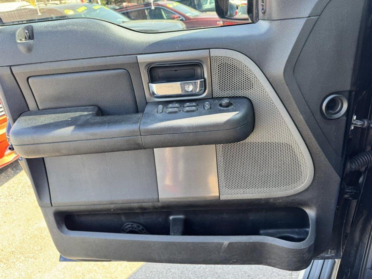 2005 Black /Black Ford F150 (1FTPW14535K) with an 5.4l V8 EFI Sohc 5.4l engine, Automatic transmission, located at 745 East Steele Rd., West Columbia, SC, 29170, (803) 755-9148, 33.927212, -81.148483 - Photo#14