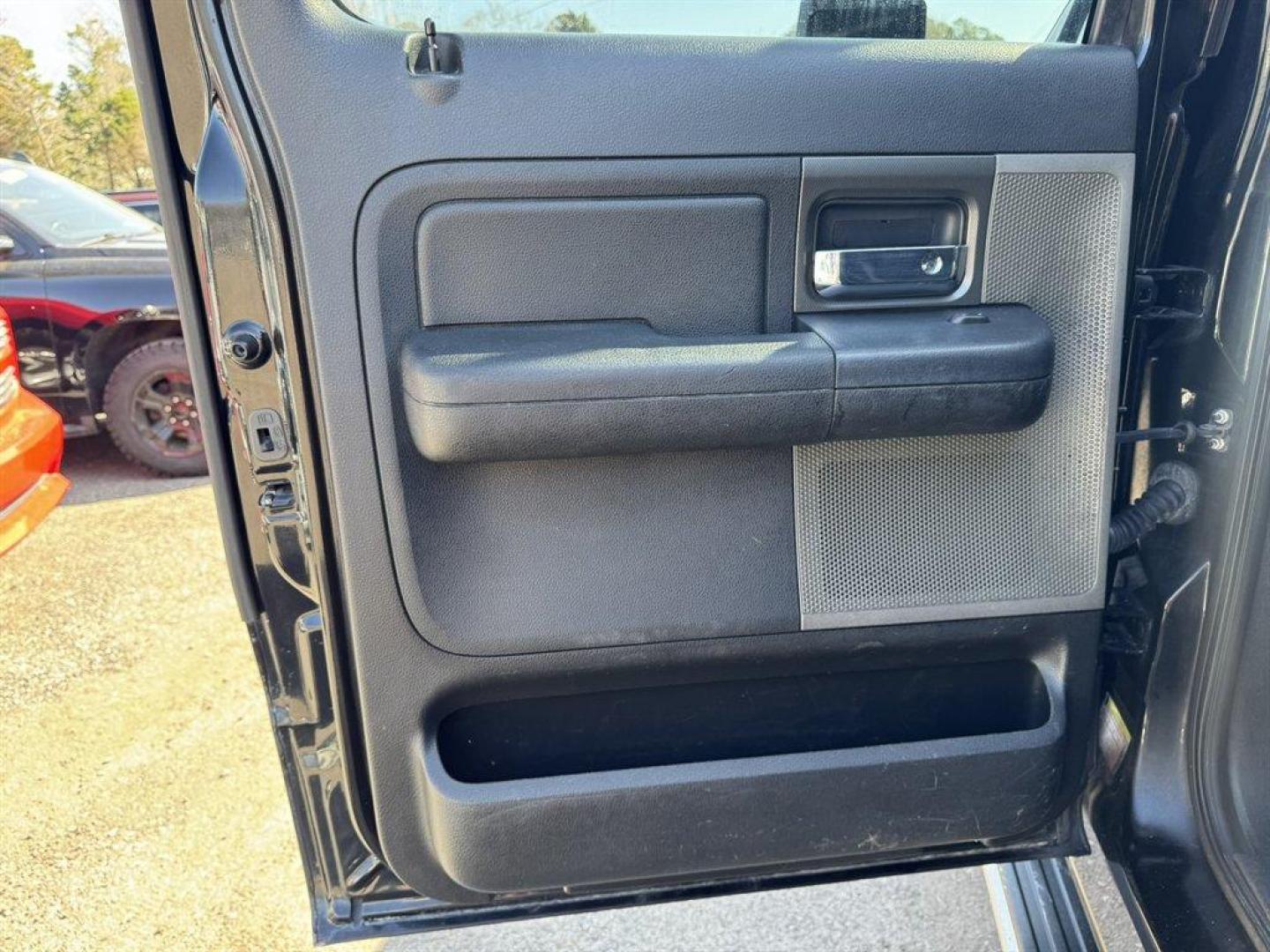 2005 Black /Black Ford F150 (1FTPW14535K) with an 5.4l V8 EFI Sohc 5.4l engine, Automatic transmission, located at 745 East Steele Rd., West Columbia, SC, 29170, (803) 755-9148, 33.927212, -81.148483 - Photo#17