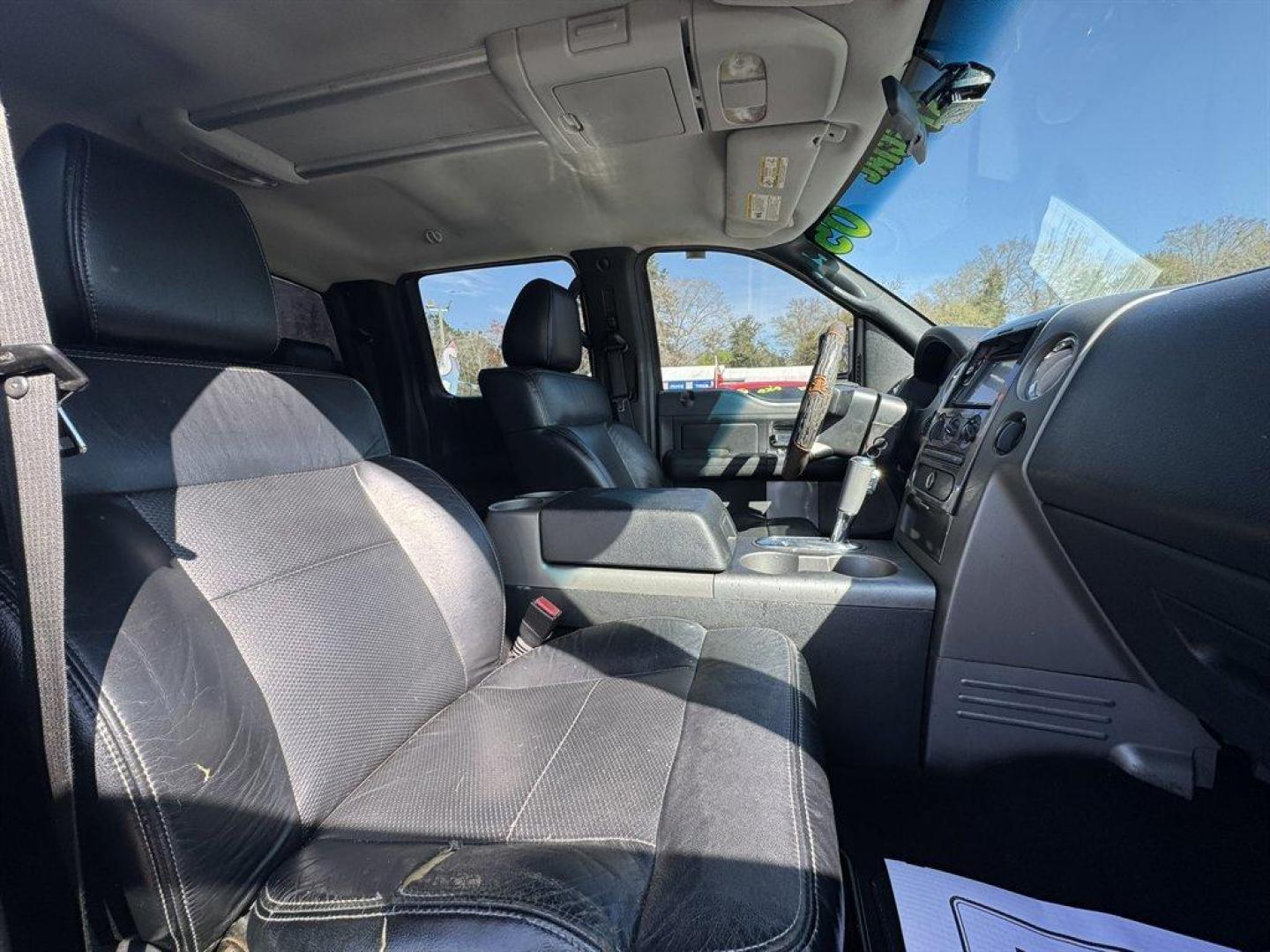 2005 Black /Black Ford F150 (1FTPW14535K) with an 5.4l V8 EFI Sohc 5.4l engine, Automatic transmission, located at 745 East Steele Rd., West Columbia, SC, 29170, (803) 755-9148, 33.927212, -81.148483 - Photo#22