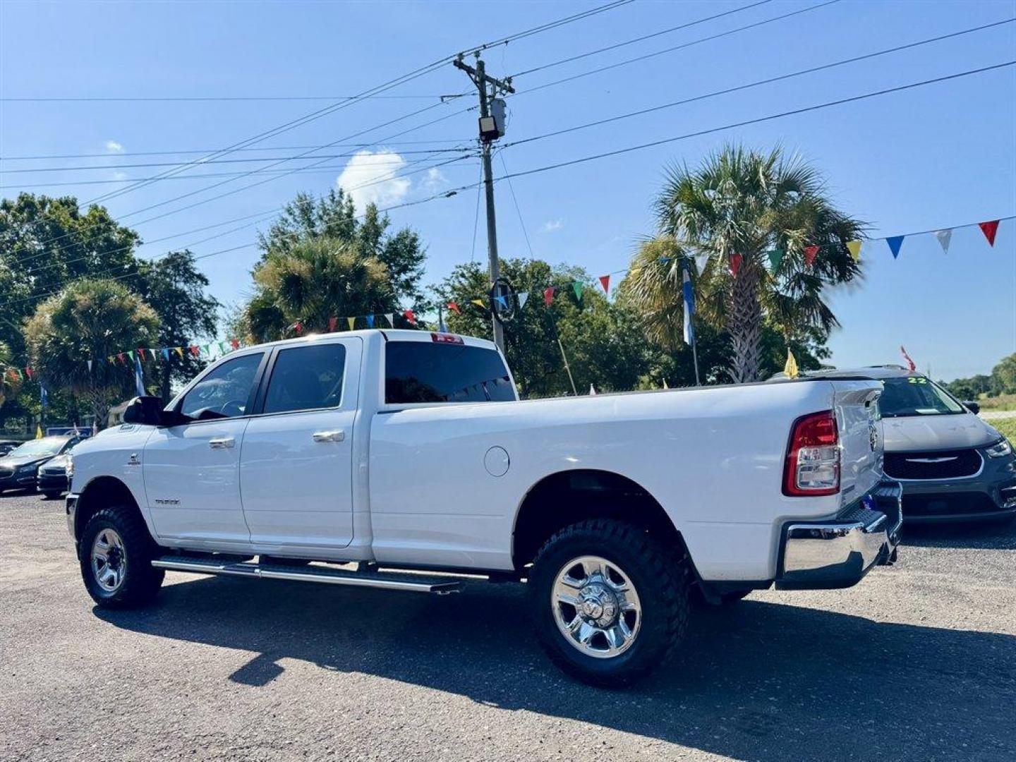 2019 White /Grey Ram 2500 (3C6UR5JL3KG) with an 6.7l I-6 FI Tdsl HO 6.7l engine, Automatic transmission, located at 745 East Steele Rd., West Columbia, SC, 29170, (803) 755-9148, 33.927212, -81.148483 - Special Internet Price! 2019 RAM 2500 - Photo#5