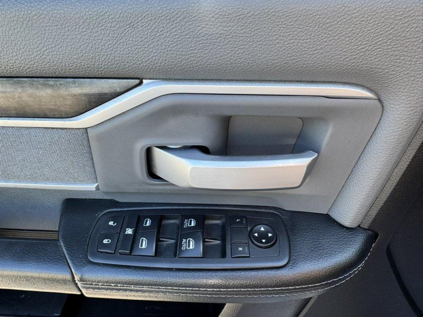 2019 White /Grey Ram 2500 (3C6UR5JL3KG) with an 6.7l I-6 FI Tdsl HO 6.7l engine, Automatic transmission, located at 745 East Steele Rd., West Columbia, SC, 29170, (803) 755-9148, 33.927212, -81.148483 - Special Internet Price! 2019 RAM 2500 - Photo#19