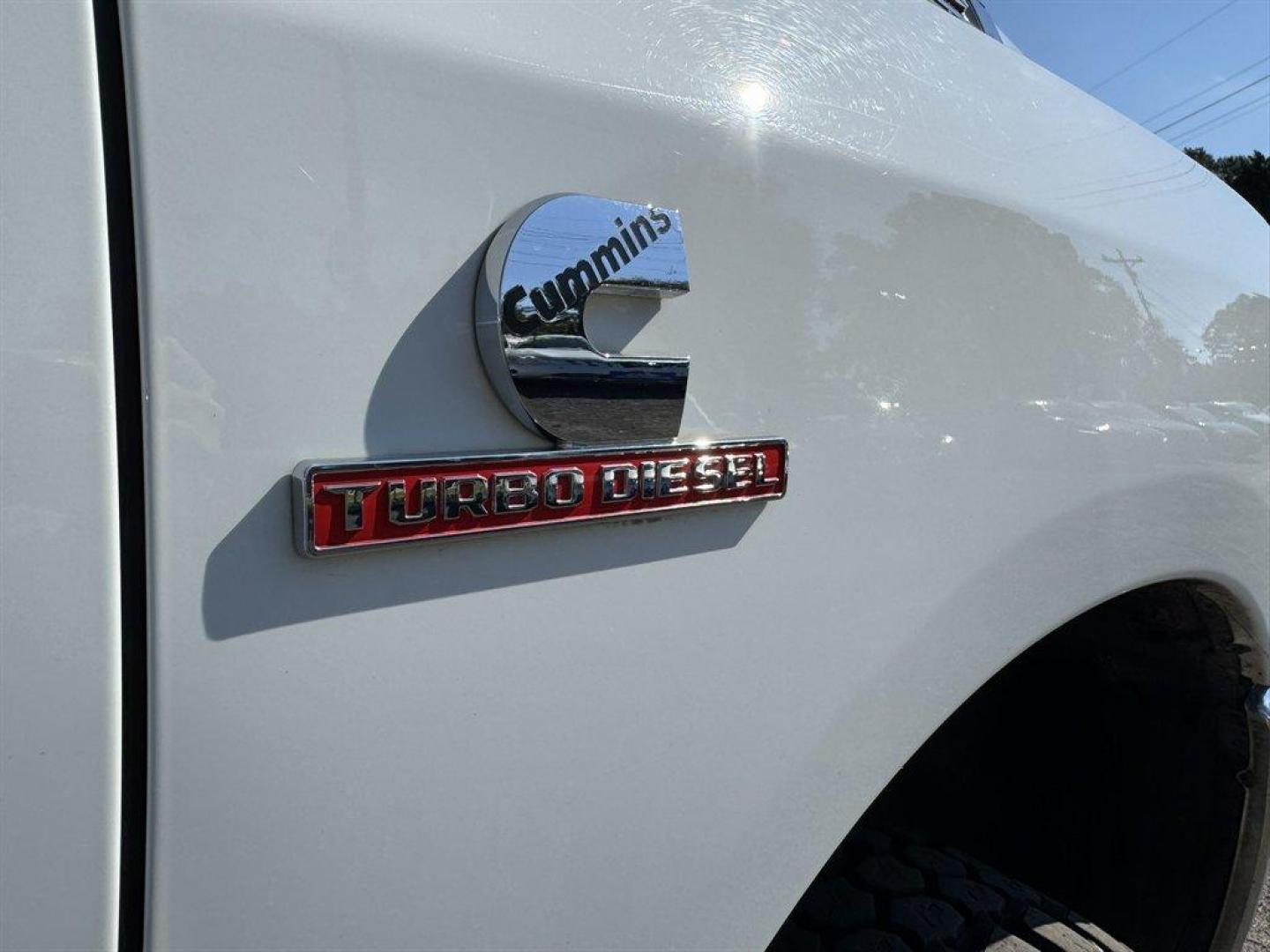 2019 White /Grey Ram 2500 (3C6UR5JL3KG) with an 6.7l I-6 FI Tdsl HO 6.7l engine, Automatic transmission, located at 745 East Steele Rd., West Columbia, SC, 29170, (803) 755-9148, 33.927212, -81.148483 - Special Internet Price! 2019 RAM 2500 - Photo#30