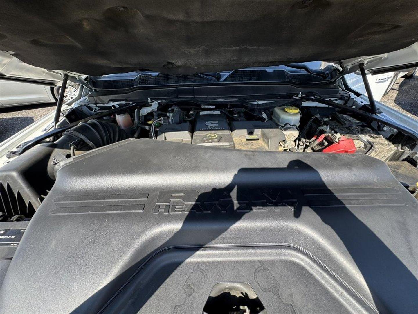 2019 White /Grey Ram 2500 (3C6UR5JL3KG) with an 6.7l I-6 FI Tdsl HO 6.7l engine, Automatic transmission, located at 745 East Steele Rd., West Columbia, SC, 29170, (803) 755-9148, 33.927212, -81.148483 - Special Internet Price! 2019 RAM 2500 - Photo#32