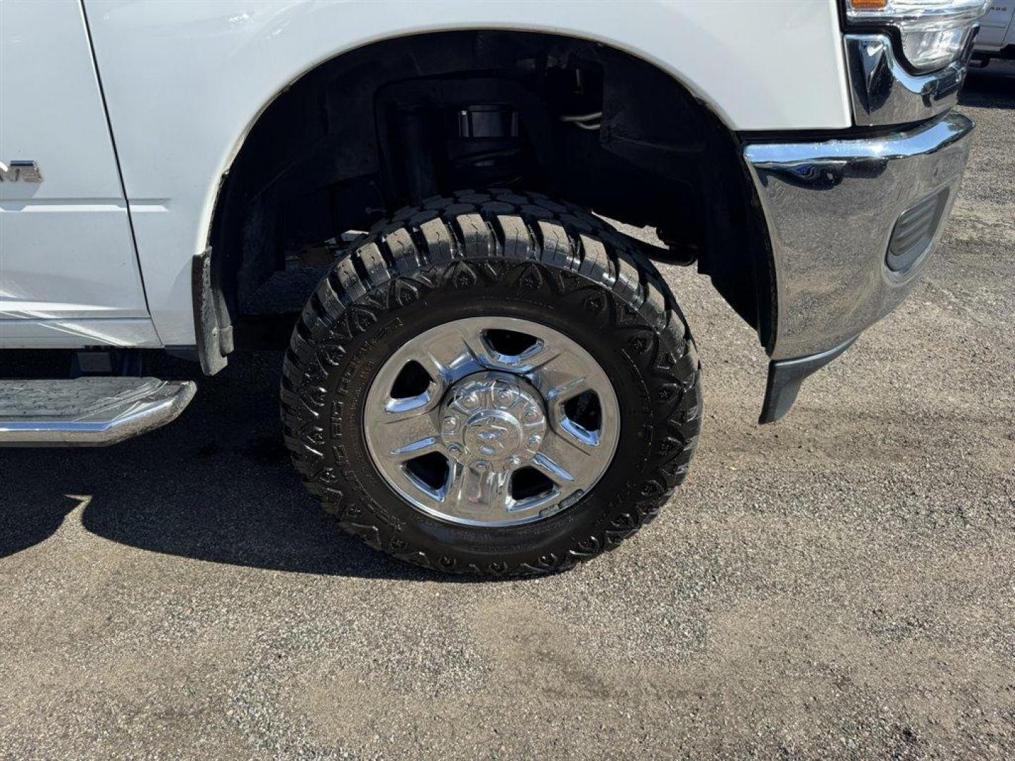 2019 White /Grey Ram 2500 (3C6UR5JL3KG) with an 6.7l I-6 FI Tdsl HO 6.7l engine, Automatic transmission, located at 745 East Steele Rd., West Columbia, SC, 29170, (803) 755-9148, 33.927212, -81.148483 - Special Internet Price! 2019 RAM 2500 - Photo#33