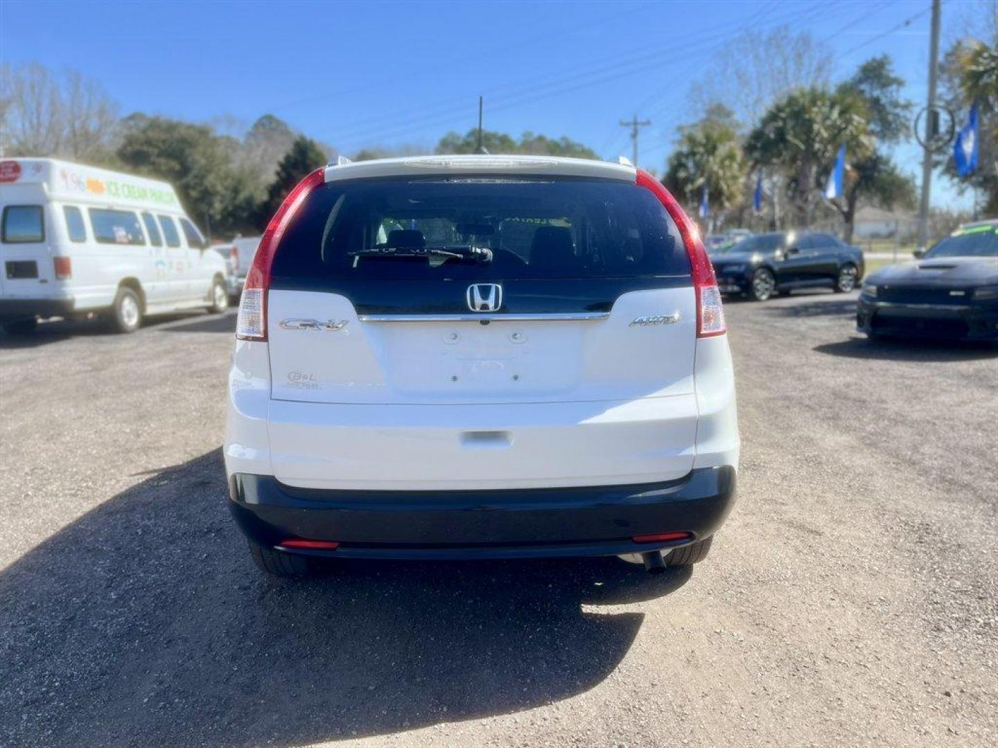 2013 White /Black Honda CR-V (5J6RM4H72DL) with an 2.4l I-4 MPI Dohc 2.4l engine, Automatic transmission, located at 745 East Steele Rd., West Columbia, SC, 29170, (803) 755-9148, 33.927212, -81.148483 - Special Internet Price! 2013 Honda CR-V with AM/FM radio, Bluetooth, Backup camera, Cruise control, Keyless entry, Sunroof, Leather interior, Powered windows, Powered door locks, Plus more! - Photo#4