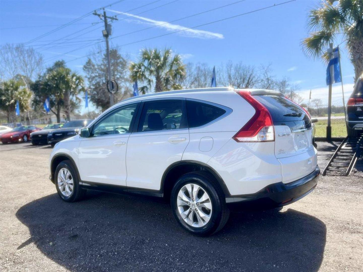 2013 White /Black Honda CR-V (5J6RM4H72DL) with an 2.4l I-4 MPI Dohc 2.4l engine, Automatic transmission, located at 745 East Steele Rd., West Columbia, SC, 29170, (803) 755-9148, 33.927212, -81.148483 - Special Internet Price! 2013 Honda CR-V with AM/FM radio, Bluetooth, Backup camera, Cruise control, Keyless entry, Sunroof, Leather interior, Powered windows, Powered door locks, Plus more! - Photo#5