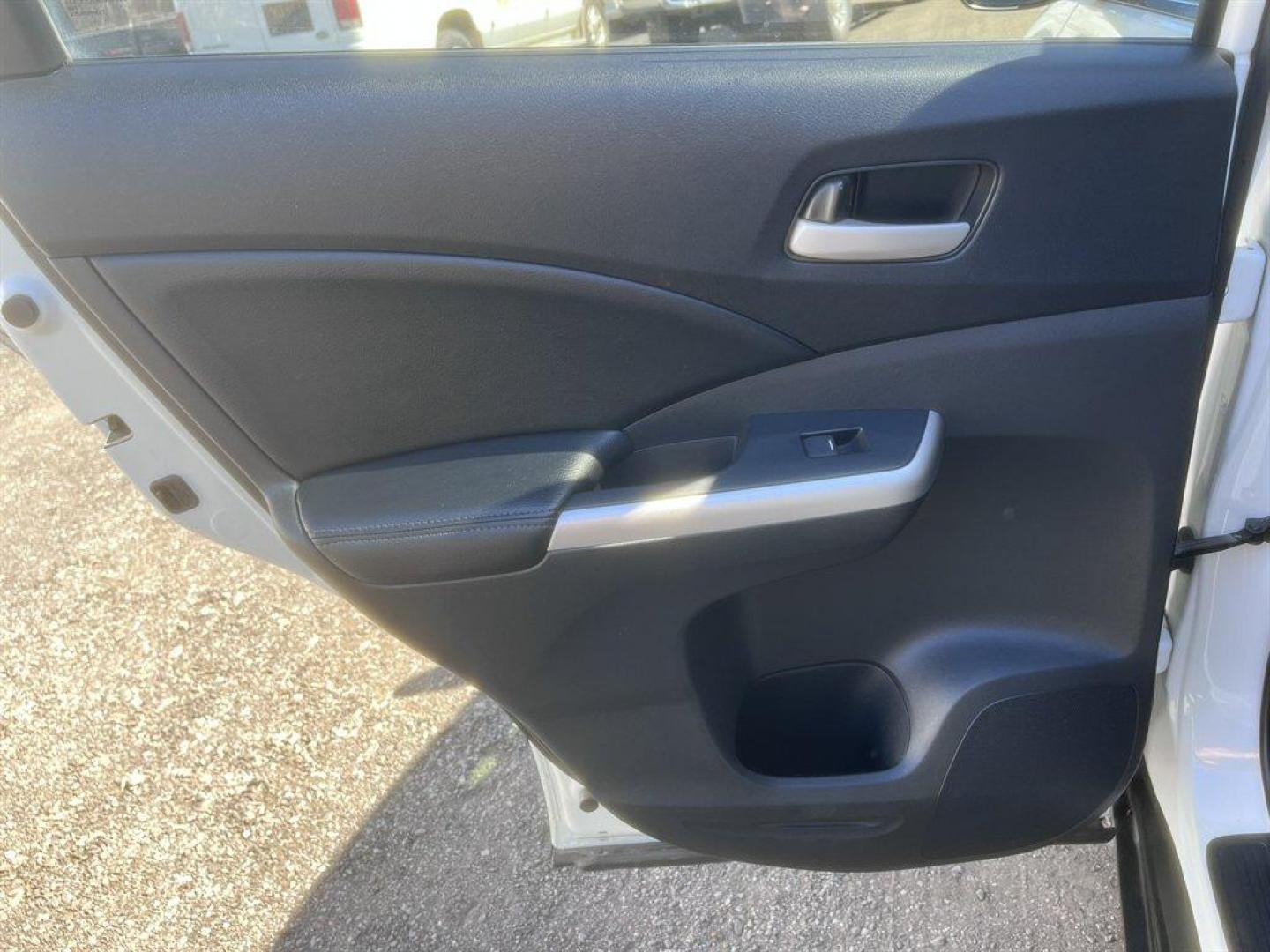 2013 White /Black Honda CR-V (5J6RM4H72DL) with an 2.4l I-4 MPI Dohc 2.4l engine, Automatic transmission, located at 745 East Steele Rd., West Columbia, SC, 29170, (803) 755-9148, 33.927212, -81.148483 - Special Internet Price! 2013 Honda CR-V with AM/FM radio, Bluetooth, Backup camera, Cruise control, Keyless entry, Sunroof, Leather interior, Powered windows, Powered door locks, Plus more! - Photo#25