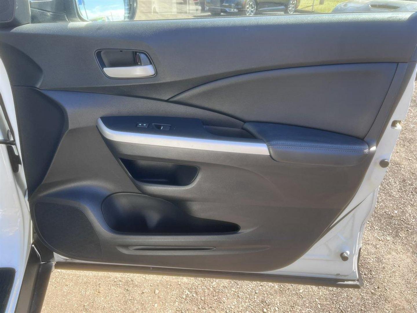 2013 White /Black Honda CR-V (5J6RM4H72DL) with an 2.4l I-4 MPI Dohc 2.4l engine, Automatic transmission, located at 745 East Steele Rd., West Columbia, SC, 29170, (803) 755-9148, 33.927212, -81.148483 - Special Internet Price! 2013 Honda CR-V with AM/FM radio, Bluetooth, Backup camera, Cruise control, Keyless entry, Sunroof, Leather interior, Powered windows, Powered door locks, Plus more! - Photo#29