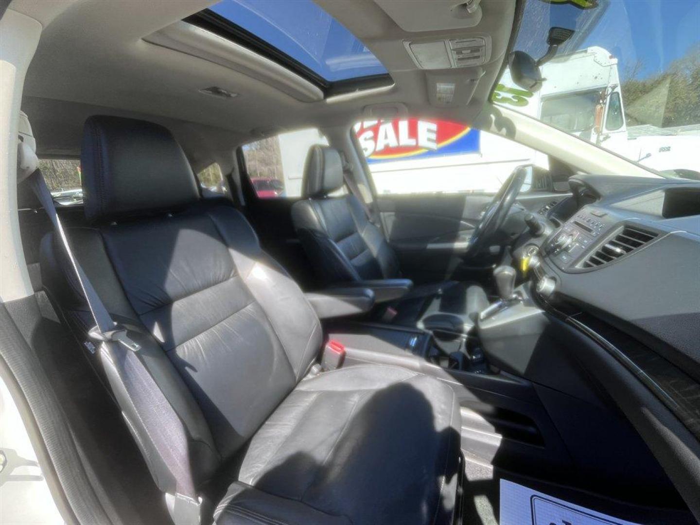 2013 White /Black Honda CR-V (5J6RM4H72DL) with an 2.4l I-4 MPI Dohc 2.4l engine, Automatic transmission, located at 745 East Steele Rd., West Columbia, SC, 29170, (803) 755-9148, 33.927212, -81.148483 - Special Internet Price! 2013 Honda CR-V with AM/FM radio, Bluetooth, Backup camera, Cruise control, Keyless entry, Sunroof, Leather interior, Powered windows, Powered door locks, Plus more! - Photo#30