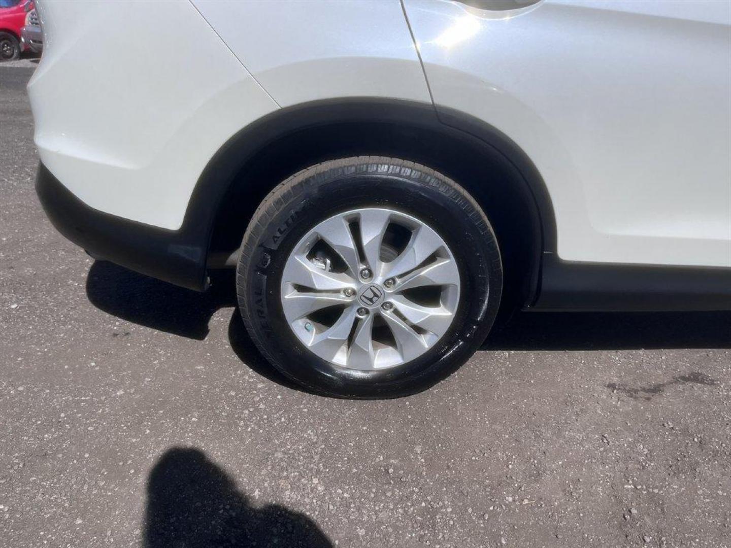 2013 White /Black Honda CR-V (5J6RM4H72DL) with an 2.4l I-4 MPI Dohc 2.4l engine, Automatic transmission, located at 745 East Steele Rd., West Columbia, SC, 29170, (803) 755-9148, 33.927212, -81.148483 - Special Internet Price! 2013 Honda CR-V with AM/FM radio, Bluetooth, Backup camera, Cruise control, Keyless entry, Sunroof, Leather interior, Powered windows, Powered door locks, Plus more! - Photo#33