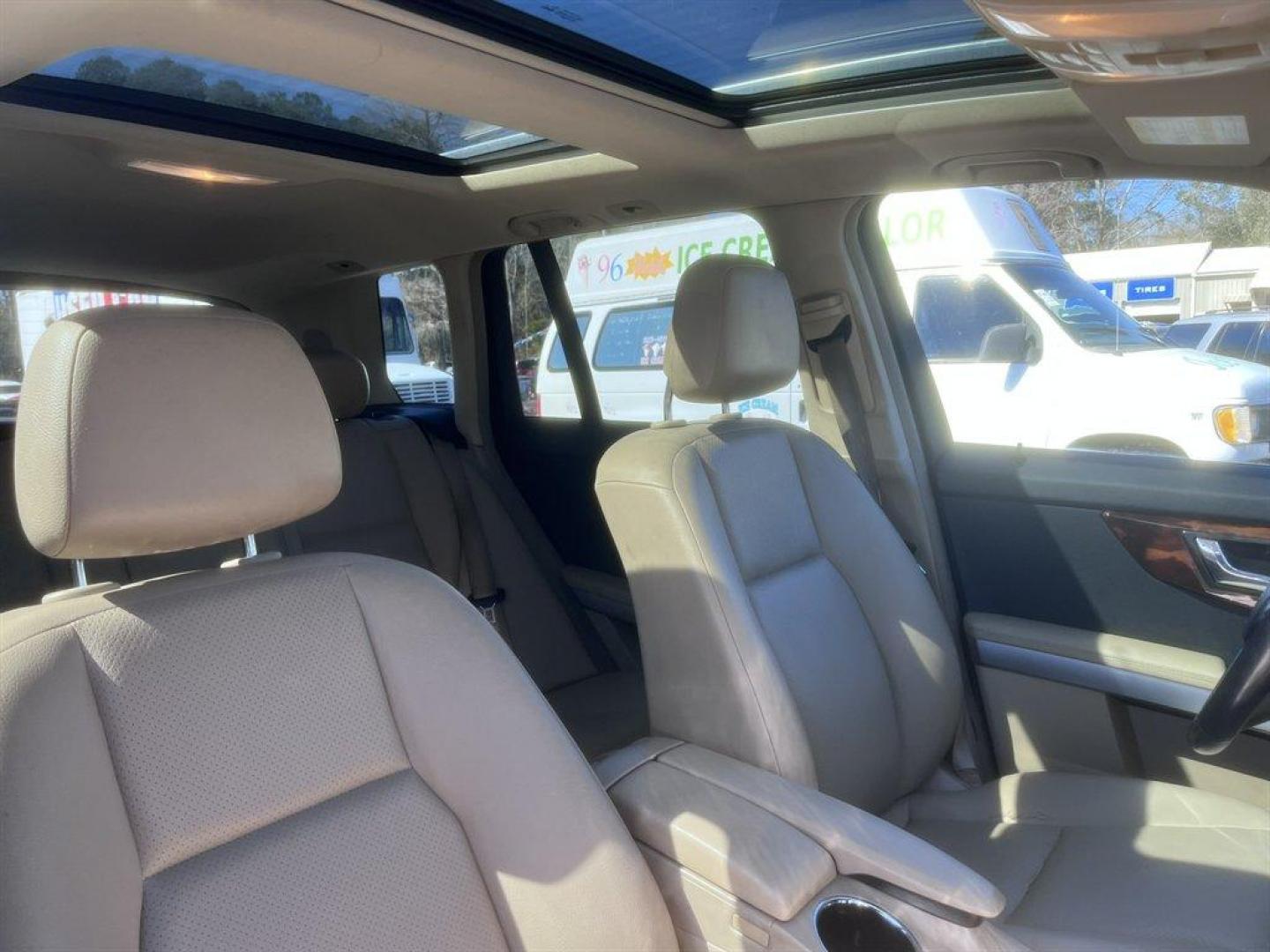 2010 Black /Tan Mercedes-Benz GLK Class (WDCGG5GB1AF) with an 3.5l V6 EFI Dohc 3.5l engine, Automatic transmission, located at 745 East Steele Rd., West Columbia, SC, 29170, (803) 755-9148, 33.927212, -81.148483 - Special Internet Price! 2010 Mercedes-Benz GLK Class with AM/FM radio, Cruise control, Leather interior, Automatic air, Sunroof, Powered front seats, Powered windows, Powered door locks, Plus more! - Photo#28