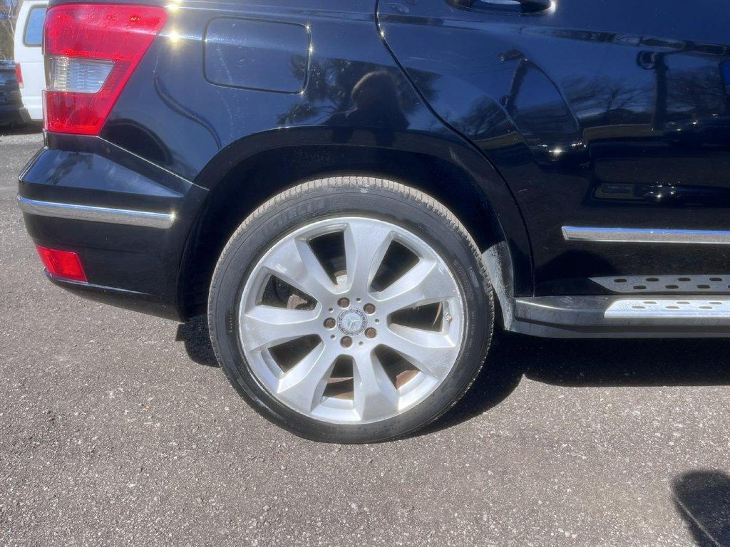 2010 Black /Tan Mercedes-Benz GLK Class (WDCGG5GB1AF) with an 3.5l V6 EFI Dohc 3.5l engine, Automatic transmission, located at 745 East Steele Rd., West Columbia, SC, 29170, (803) 755-9148, 33.927212, -81.148483 - Special Internet Price! 2010 Mercedes-Benz GLK Class with AM/FM radio, Cruise control, Leather interior, Automatic air, Sunroof, Powered front seats, Powered windows, Powered door locks, Plus more! - Photo#33