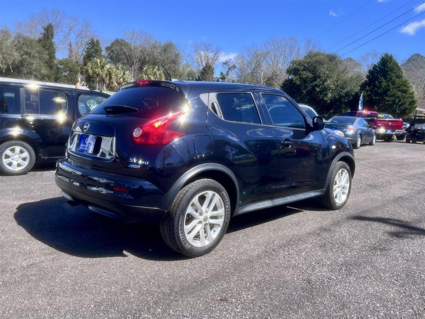 2014 Black /Black Nissan Juke (JN8AF5MV3ET) with an 1.6l I-4 DI Dohc T/C 1.6l engine, Automatic transmission, located at 745 East Steele Rd., West Columbia, SC, 29170, (803) 755-9148, 33.927212, -81.148483 - Special Internet Price! 2014 Nissan Juke with AM/FM radio, Backup camera, Navigation, Cruise control, Sunroof, Cloth interior. Powered windows, Powered door locks, Plus more! - Photo#3