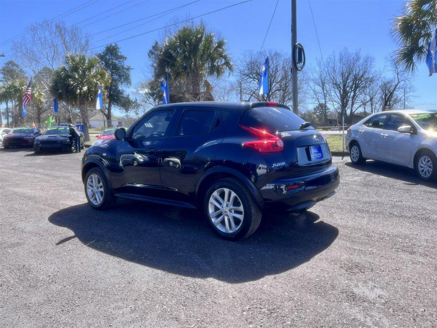 2014 Black /Black Nissan Juke (JN8AF5MV3ET) with an 1.6l I-4 DI Dohc T/C 1.6l engine, Automatic transmission, located at 745 East Steele Rd., West Columbia, SC, 29170, (803) 755-9148, 33.927212, -81.148483 - Special Internet Price! 2014 Nissan Juke with AM/FM radio, Backup camera, Navigation, Cruise control, Sunroof, Cloth interior. Powered windows, Powered door locks, Plus more! - Photo#5