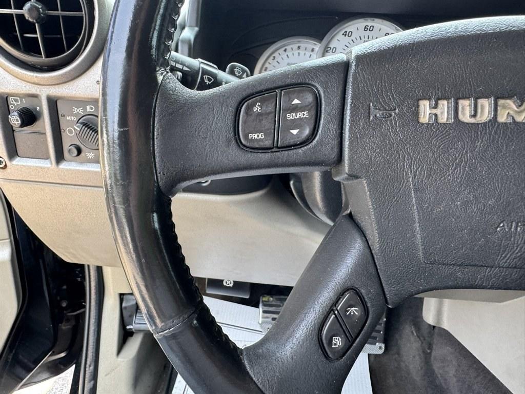 2003 Black /Black Hummer H2 (5GRGN23U53H) with an 6.0l V8 SFI 6.0l engine, Automatic transmission, located at 745 East Steele Rd., West Columbia, SC, 29170, (803) 755-9148, 33.927212, -81.148483- Photo#8