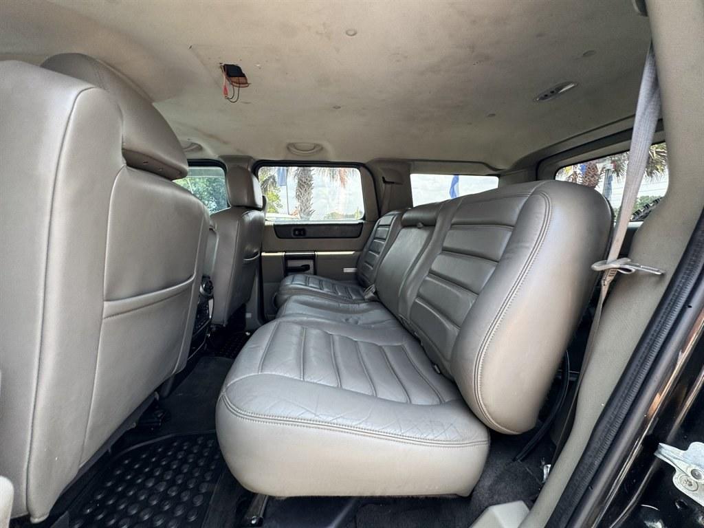 2003 Black /Black Hummer H2 (5GRGN23U53H) with an 6.0l V8 SFI 6.0l engine, Automatic transmission, located at 745 East Steele Rd., West Columbia, SC, 29170, (803) 755-9148, 33.927212, -81.148483- Photo#21