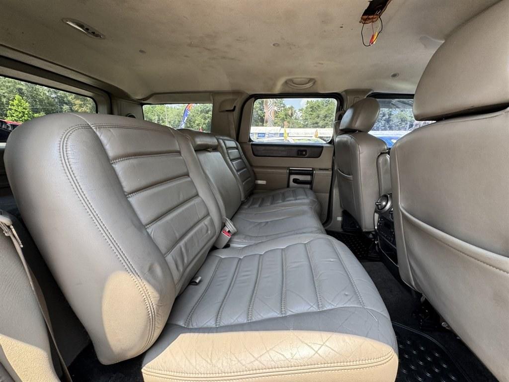 2003 Black /Black Hummer H2 (5GRGN23U53H) with an 6.0l V8 SFI 6.0l engine, Automatic transmission, located at 745 East Steele Rd., West Columbia, SC, 29170, (803) 755-9148, 33.927212, -81.148483- Photo#24