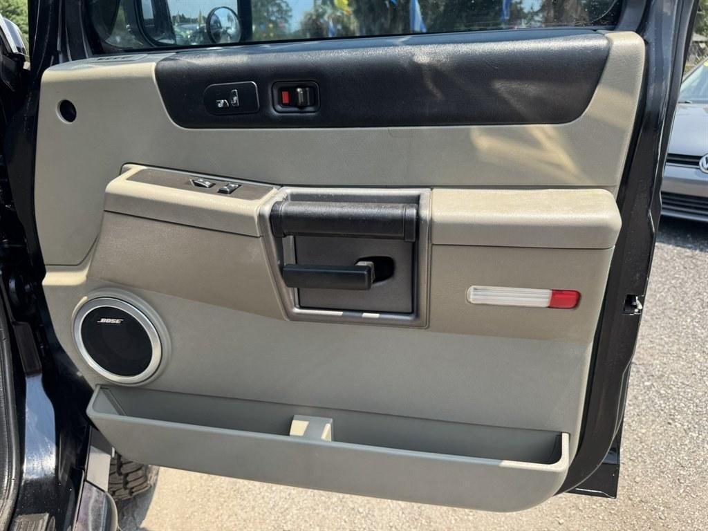 2003 Black /Black Hummer H2 (5GRGN23U53H) with an 6.0l V8 SFI 6.0l engine, Automatic transmission, located at 745 East Steele Rd., West Columbia, SC, 29170, (803) 755-9148, 33.927212, -81.148483- Photo#25
