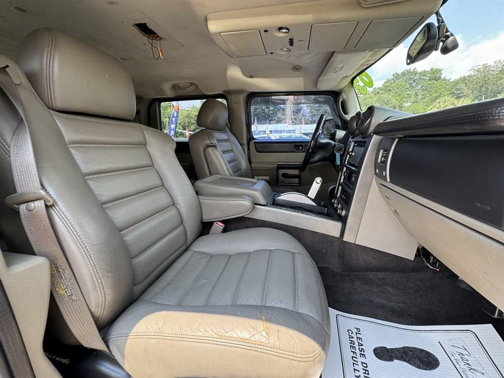 2003 Black /Black Hummer H2 (5GRGN23U53H) with an 6.0l V8 SFI 6.0l engine, Automatic transmission, located at 745 East Steele Rd., West Columbia, SC, 29170, (803) 755-9148, 33.927212, -81.148483- Photo#26