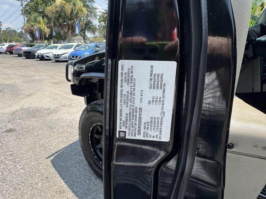 2003 Black /Black Hummer H2 (5GRGN23U53H) with an 6.0l V8 SFI 6.0l engine, Automatic transmission, located at 745 East Steele Rd., West Columbia, SC, 29170, (803) 755-9148, 33.927212, -81.148483- Photo#32