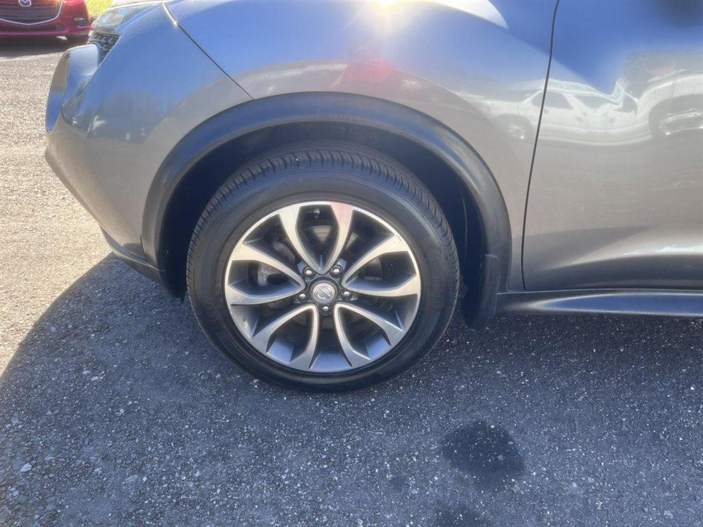 2017 Grey /Black Nissan Juke (JN8AF5MR4HT) with an 1.6l I-4 DI Dohc T/C 1.6l engine, Automatic transmission, located at 745 East Steele Rd., West Columbia, SC, 29170, (803) 755-9148, 33.927212, -81.148483 - Special Internet Price! 2017 Nissan Juke with AM/FM radio, Bluetooth, Backup camera, Navigation, Cruise control, Sunroof, Push to start, Keyless entry, Cloth interior, Powered windows, Powered door locks, Plus more! - Photo#36