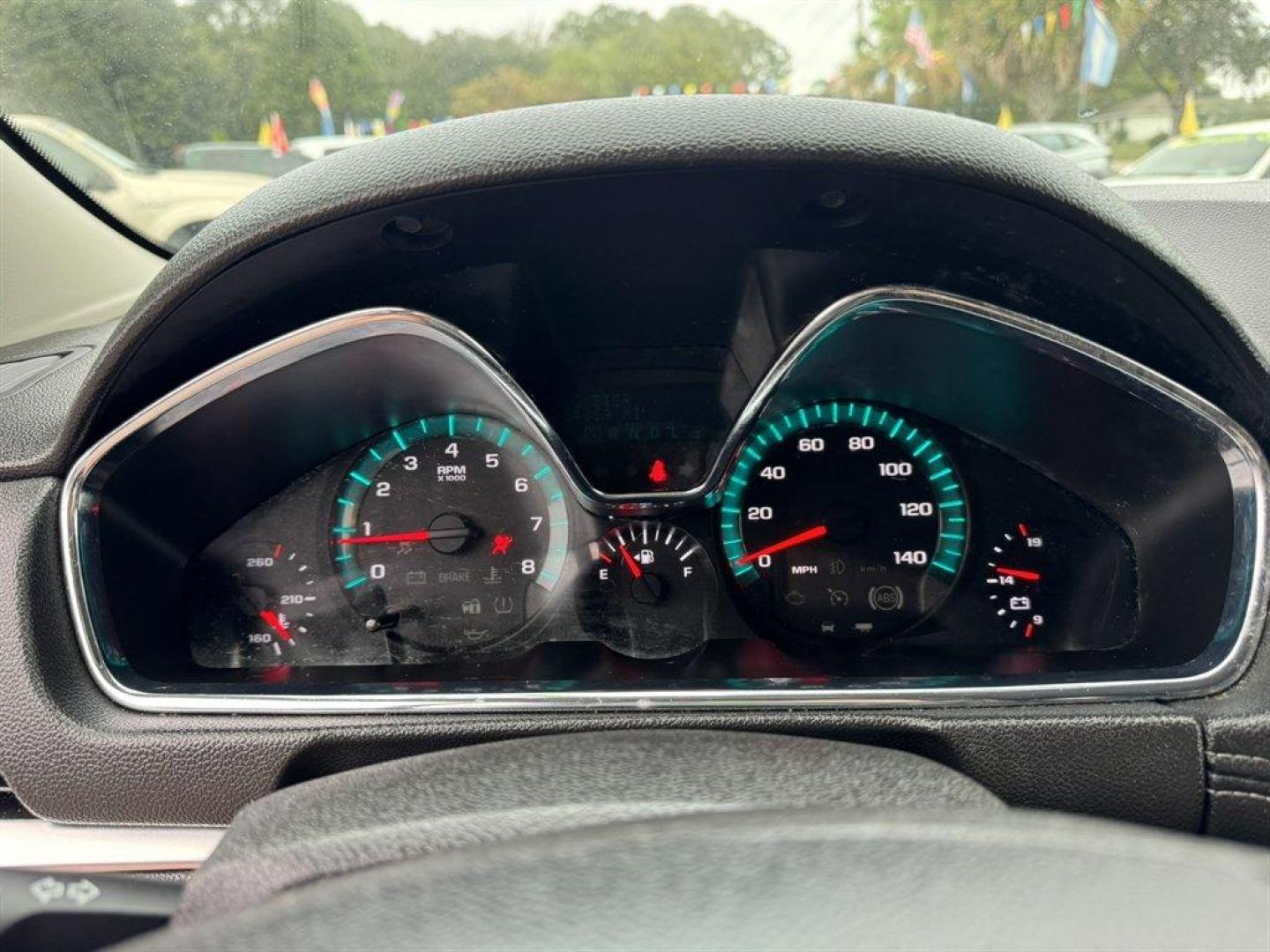 2015 White /Black Chevrolet Traverse (1GNKVHKD1FJ) with an 3.6l V6 DI Dohc 3.6l engine, Automatic transmission, located at 745 East Steele Rd., West Columbia, SC, 29170, (803) 755-9148, 33.927212, -81.148483 - Special Internet Price! 2015 Chevrolet Traverse - Photo#10