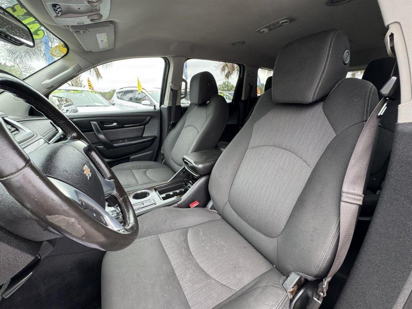 2015 White /Black Chevrolet Traverse (1GNKVHKD1FJ) with an 3.6l V6 DI Dohc 3.6l engine, Automatic transmission, located at 745 East Steele Rd., West Columbia, SC, 29170, (803) 755-9148, 33.927212, -81.148483 - Special Internet Price! 2015 Chevrolet Traverse - Photo#17