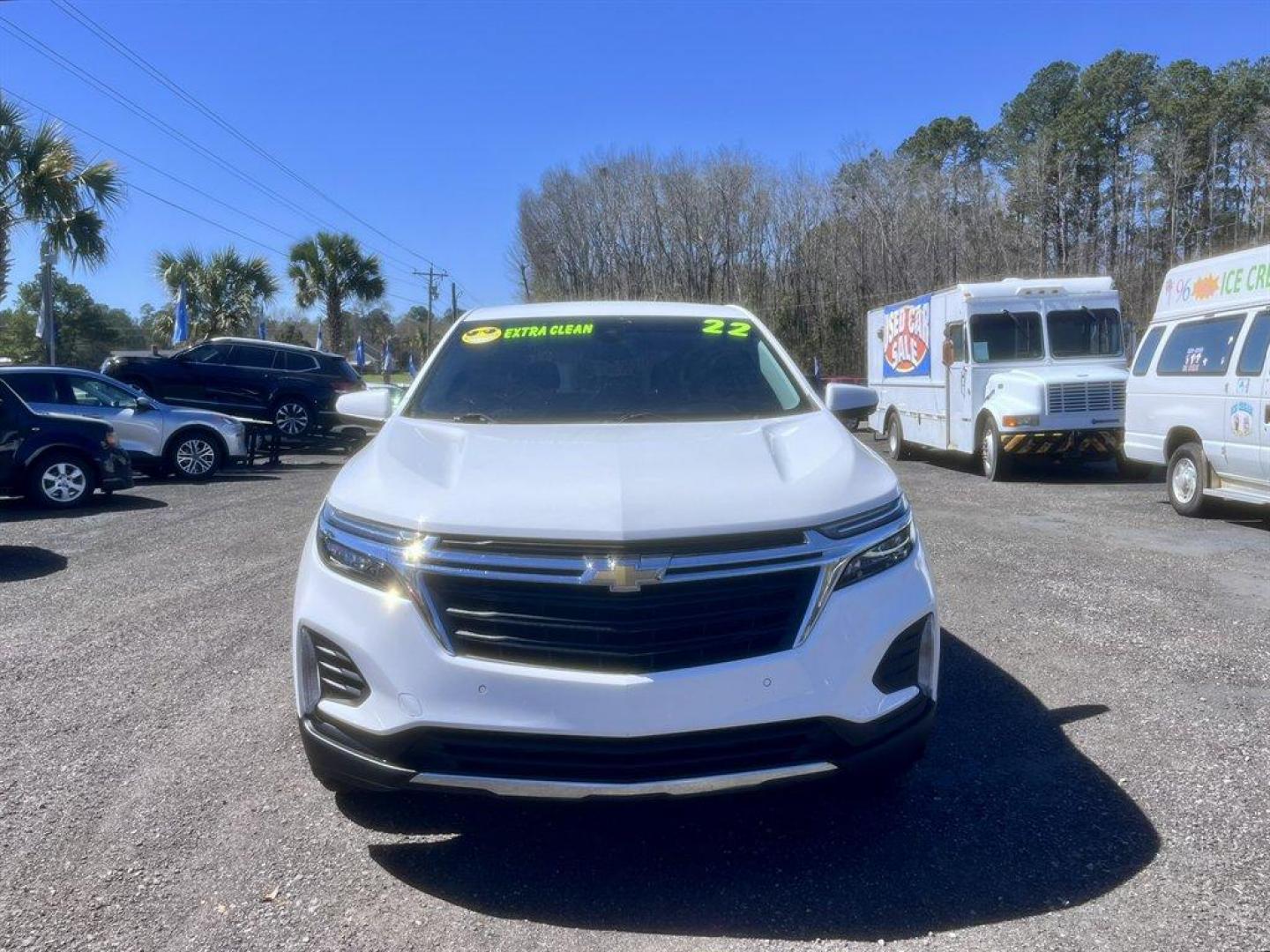 2022 White /Black Chevrolet Equinox (2GNAXJEV2N6) with an 1.5l I-4 DI Dohc T/C 1.5l engine, Automatic transmission, located at 745 East Steele Rd., West Columbia, SC, 29170, (803) 755-9148, 33.927212, -81.148483 - Special Internet Price! 2022 Chevrolet Equinox with AM/FM radio, Bluetooth, Backup camera, Automatic air conditioning, Keyless entry, Push to start, Cloth interior, Powered driver seat, Powered windows, Powered door locks, Plus more! - Photo#1