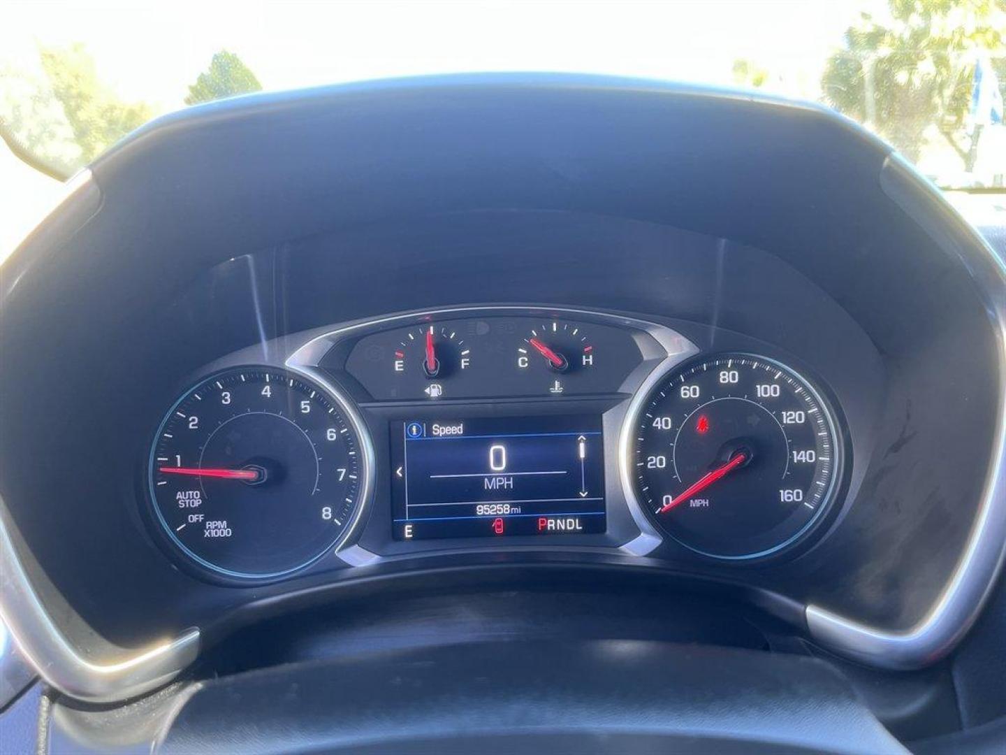 2022 White /Black Chevrolet Equinox (2GNAXJEV2N6) with an 1.5l I-4 DI Dohc T/C 1.5l engine, Automatic transmission, located at 745 East Steele Rd., West Columbia, SC, 29170, (803) 755-9148, 33.927212, -81.148483 - Special Internet Price! 2022 Chevrolet Equinox with AM/FM radio, Bluetooth, Backup camera, Automatic air conditioning, Keyless entry, Push to start, Cloth interior, Powered driver seat, Powered windows, Powered door locks, Plus more! - Photo#10