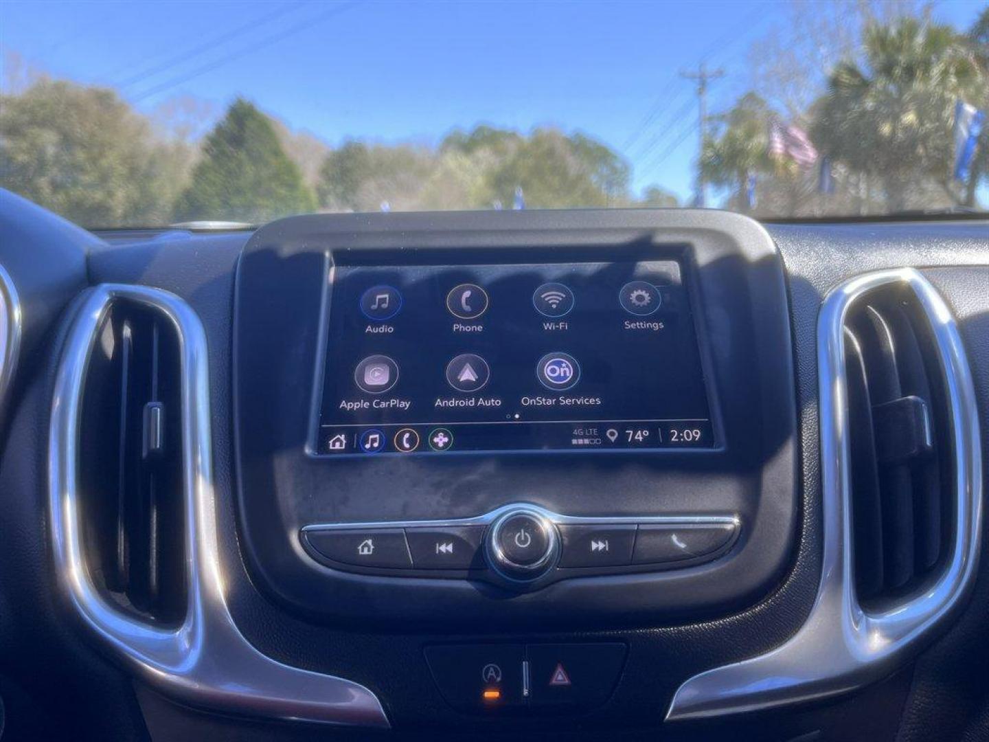 2022 White /Black Chevrolet Equinox (2GNAXJEV2N6) with an 1.5l I-4 DI Dohc T/C 1.5l engine, Automatic transmission, located at 745 East Steele Rd., West Columbia, SC, 29170, (803) 755-9148, 33.927212, -81.148483 - Special Internet Price! 2022 Chevrolet Equinox with AM/FM radio, Bluetooth, Backup camera, Automatic air conditioning, Keyless entry, Push to start, Cloth interior, Powered driver seat, Powered windows, Powered door locks, Plus more! - Photo#13