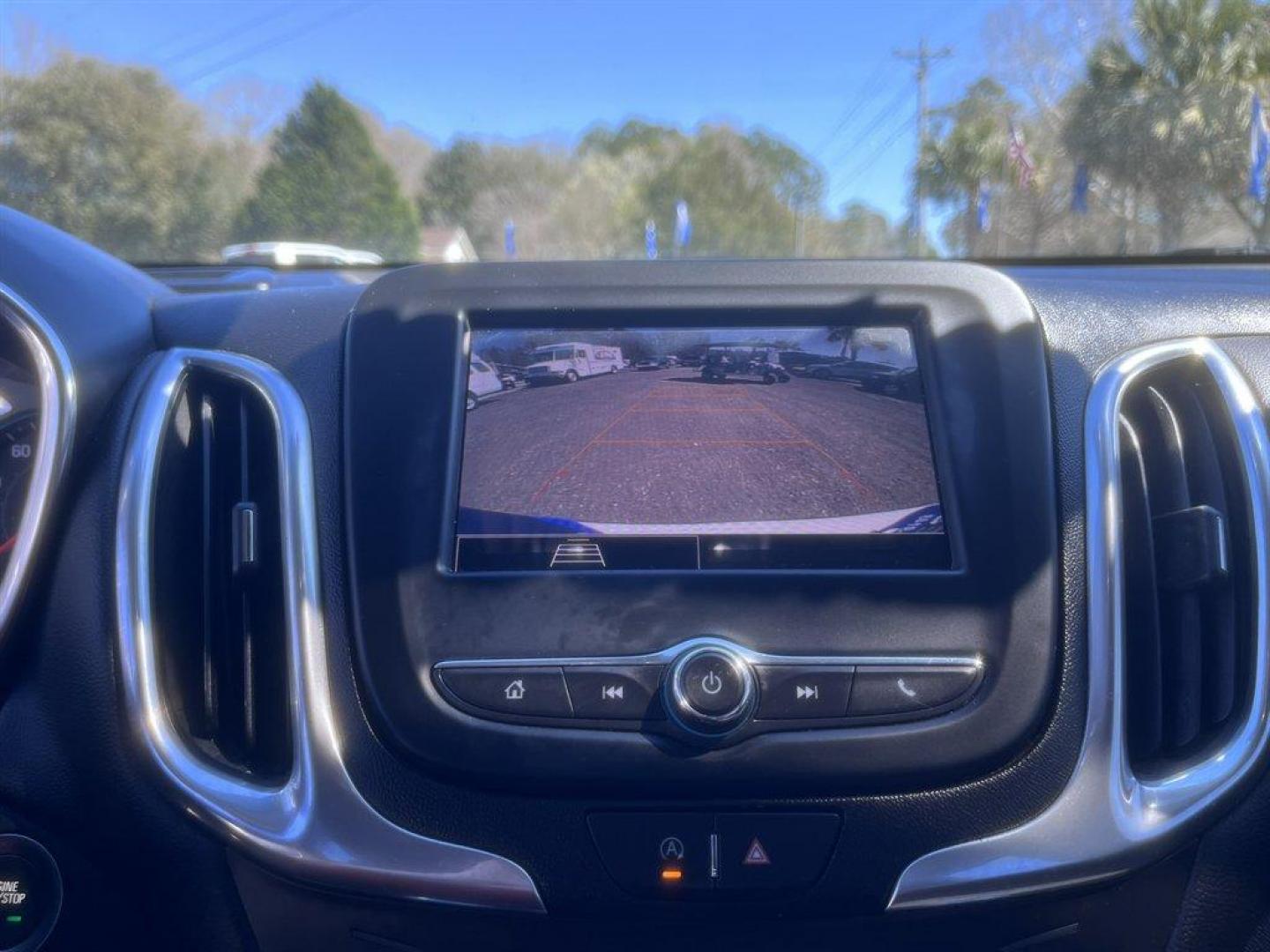 2022 White /Black Chevrolet Equinox (2GNAXJEV2N6) with an 1.5l I-4 DI Dohc T/C 1.5l engine, Automatic transmission, located at 745 East Steele Rd., West Columbia, SC, 29170, (803) 755-9148, 33.927212, -81.148483 - Special Internet Price! 2022 Chevrolet Equinox with AM/FM radio, Bluetooth, Backup camera, Automatic air conditioning, Keyless entry, Push to start, Cloth interior, Powered driver seat, Powered windows, Powered door locks, Plus more! - Photo#15