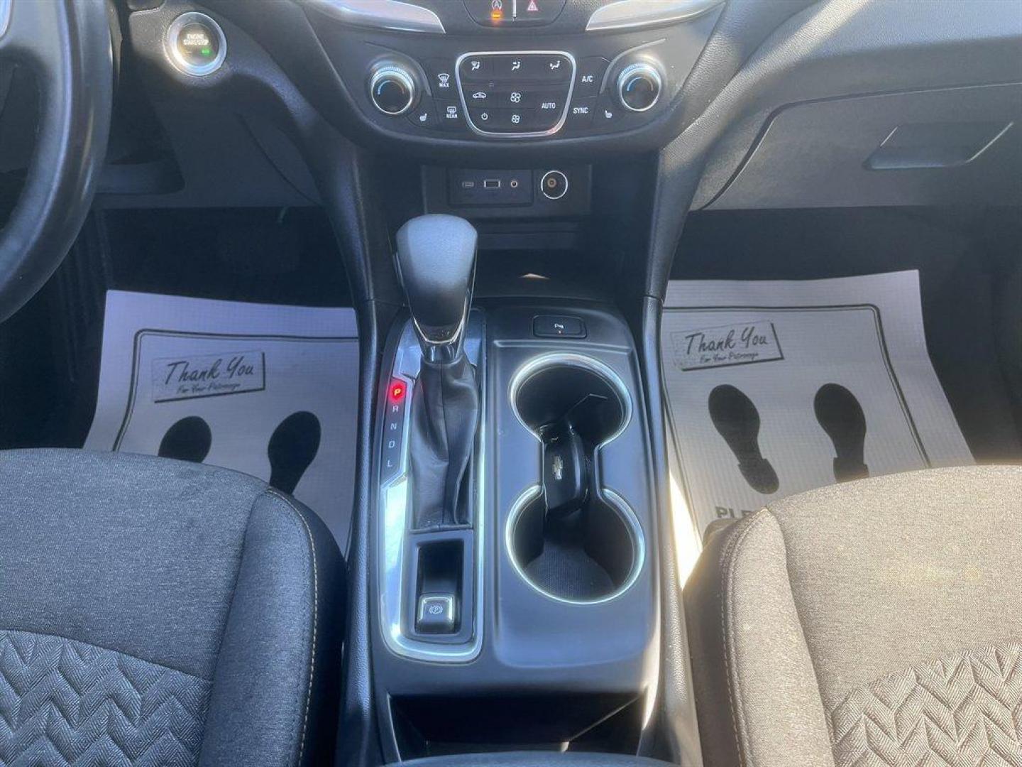 2022 White /Black Chevrolet Equinox (2GNAXJEV2N6) with an 1.5l I-4 DI Dohc T/C 1.5l engine, Automatic transmission, located at 745 East Steele Rd., West Columbia, SC, 29170, (803) 755-9148, 33.927212, -81.148483 - Special Internet Price! 2022 Chevrolet Equinox with AM/FM radio, Bluetooth, Backup camera, Automatic air conditioning, Keyless entry, Push to start, Cloth interior, Powered driver seat, Powered windows, Powered door locks, Plus more! - Photo#17