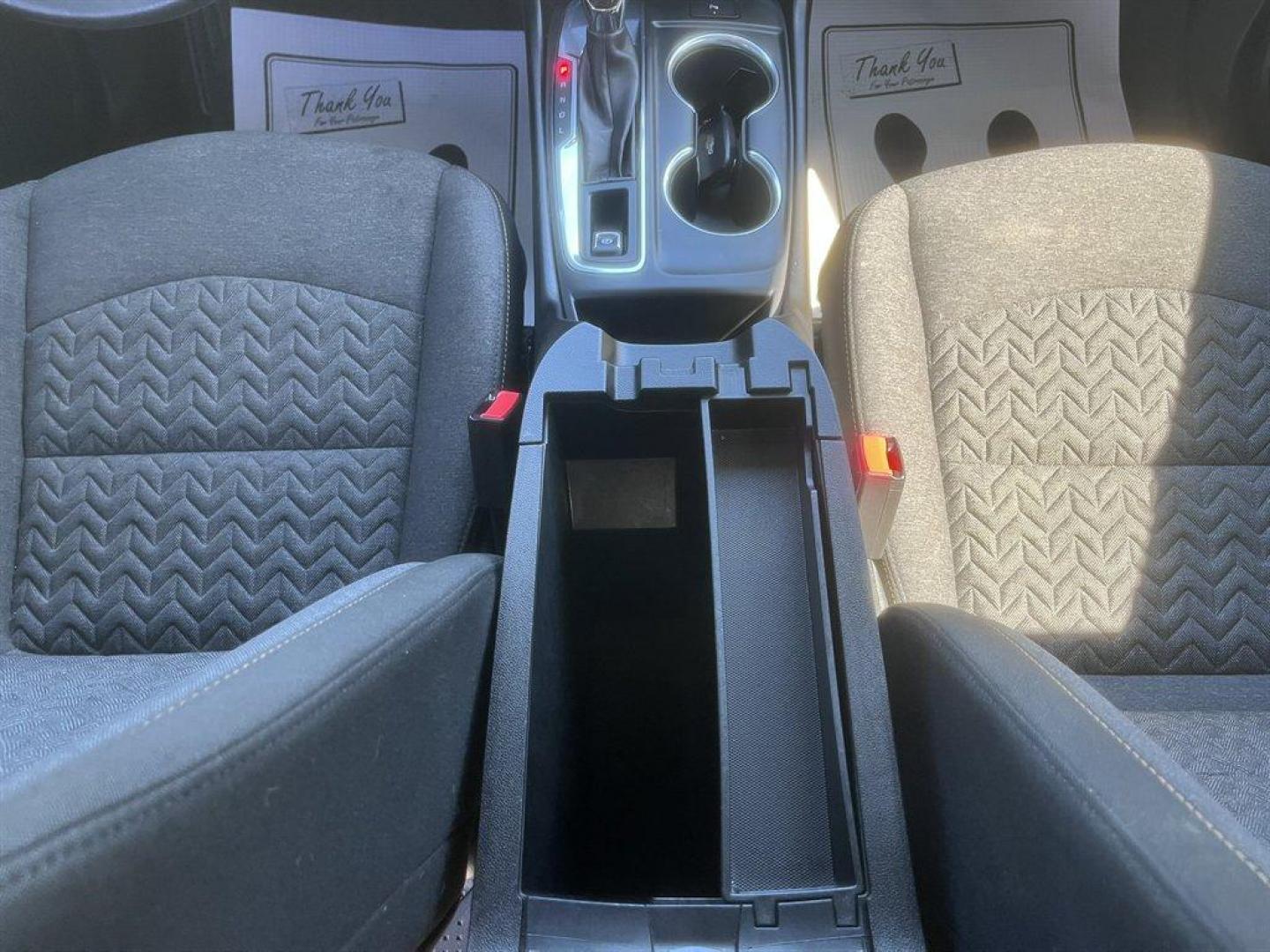 2022 White /Black Chevrolet Equinox (2GNAXJEV2N6) with an 1.5l I-4 DI Dohc T/C 1.5l engine, Automatic transmission, located at 745 East Steele Rd., West Columbia, SC, 29170, (803) 755-9148, 33.927212, -81.148483 - Special Internet Price! 2022 Chevrolet Equinox with AM/FM radio, Bluetooth, Backup camera, Automatic air conditioning, Keyless entry, Push to start, Cloth interior, Powered driver seat, Powered windows, Powered door locks, Plus more! - Photo#19