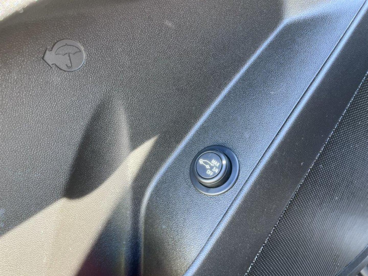 2022 White /Black Chevrolet Equinox (2GNAXJEV2N6) with an 1.5l I-4 DI Dohc T/C 1.5l engine, Automatic transmission, located at 745 East Steele Rd., West Columbia, SC, 29170, (803) 755-9148, 33.927212, -81.148483 - Special Internet Price! 2022 Chevrolet Equinox with AM/FM radio, Bluetooth, Backup camera, Automatic air conditioning, Keyless entry, Push to start, Cloth interior, Powered driver seat, Powered windows, Powered door locks, Plus more! - Photo#23