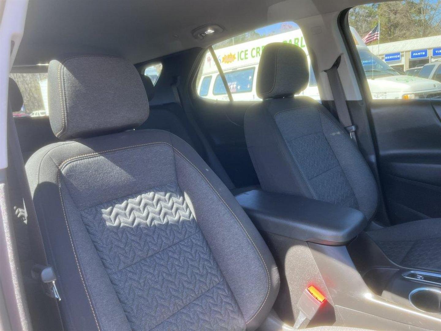 2022 White /Black Chevrolet Equinox (2GNAXJEV2N6) with an 1.5l I-4 DI Dohc T/C 1.5l engine, Automatic transmission, located at 745 East Steele Rd., West Columbia, SC, 29170, (803) 755-9148, 33.927212, -81.148483 - Special Internet Price! 2022 Chevrolet Equinox with AM/FM radio, Bluetooth, Backup camera, Automatic air conditioning, Keyless entry, Push to start, Cloth interior, Powered driver seat, Powered windows, Powered door locks, Plus more! - Photo#31