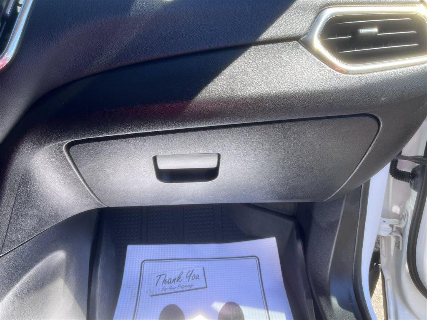 2022 White /Black Chevrolet Equinox (2GNAXJEV2N6) with an 1.5l I-4 DI Dohc T/C 1.5l engine, Automatic transmission, located at 745 East Steele Rd., West Columbia, SC, 29170, (803) 755-9148, 33.927212, -81.148483 - Special Internet Price! 2022 Chevrolet Equinox with AM/FM radio, Bluetooth, Backup camera, Automatic air conditioning, Keyless entry, Push to start, Cloth interior, Powered driver seat, Powered windows, Powered door locks, Plus more! - Photo#32