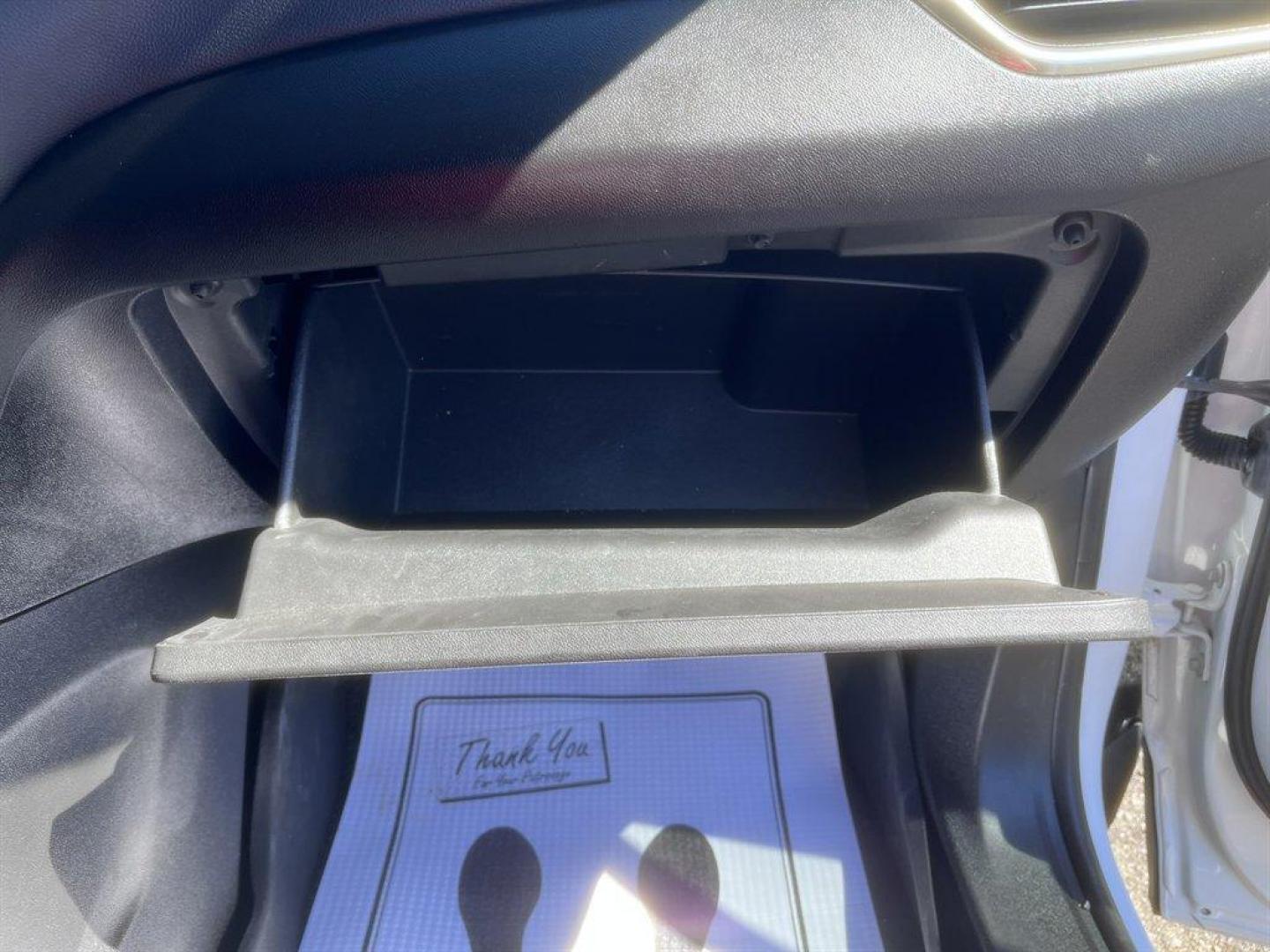 2022 White /Black Chevrolet Equinox (2GNAXJEV2N6) with an 1.5l I-4 DI Dohc T/C 1.5l engine, Automatic transmission, located at 745 East Steele Rd., West Columbia, SC, 29170, (803) 755-9148, 33.927212, -81.148483 - Special Internet Price! 2022 Chevrolet Equinox with AM/FM radio, Bluetooth, Backup camera, Automatic air conditioning, Keyless entry, Push to start, Cloth interior, Powered driver seat, Powered windows, Powered door locks, Plus more! - Photo#33