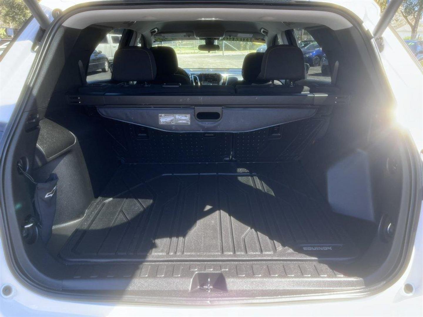 2022 White /Black Chevrolet Equinox (2GNAXJEV2N6) with an 1.5l I-4 DI Dohc T/C 1.5l engine, Automatic transmission, located at 745 East Steele Rd., West Columbia, SC, 29170, (803) 755-9148, 33.927212, -81.148483 - Special Internet Price! 2022 Chevrolet Equinox with AM/FM radio, Bluetooth, Backup camera, Automatic air conditioning, Keyless entry, Push to start, Cloth interior, Powered driver seat, Powered windows, Powered door locks, Plus more! - Photo#34