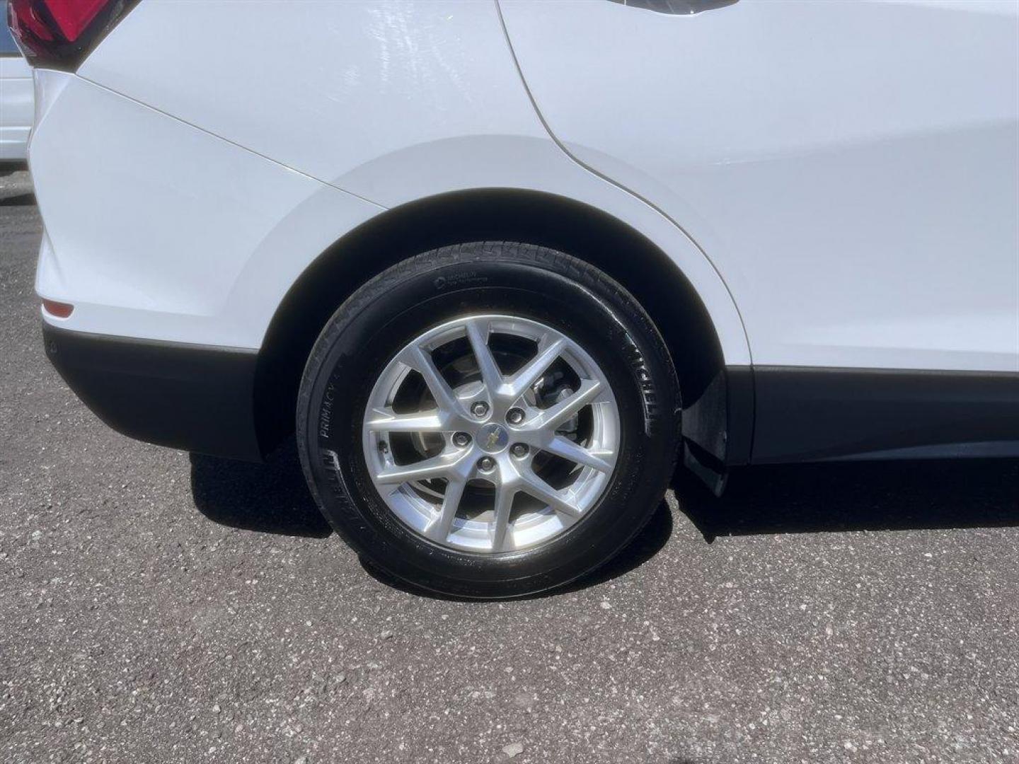 2022 White /Black Chevrolet Equinox (2GNAXJEV2N6) with an 1.5l I-4 DI Dohc T/C 1.5l engine, Automatic transmission, located at 745 East Steele Rd., West Columbia, SC, 29170, (803) 755-9148, 33.927212, -81.148483 - Special Internet Price! 2022 Chevrolet Equinox with AM/FM radio, Bluetooth, Backup camera, Automatic air conditioning, Keyless entry, Push to start, Cloth interior, Powered driver seat, Powered windows, Powered door locks, Plus more! - Photo#39