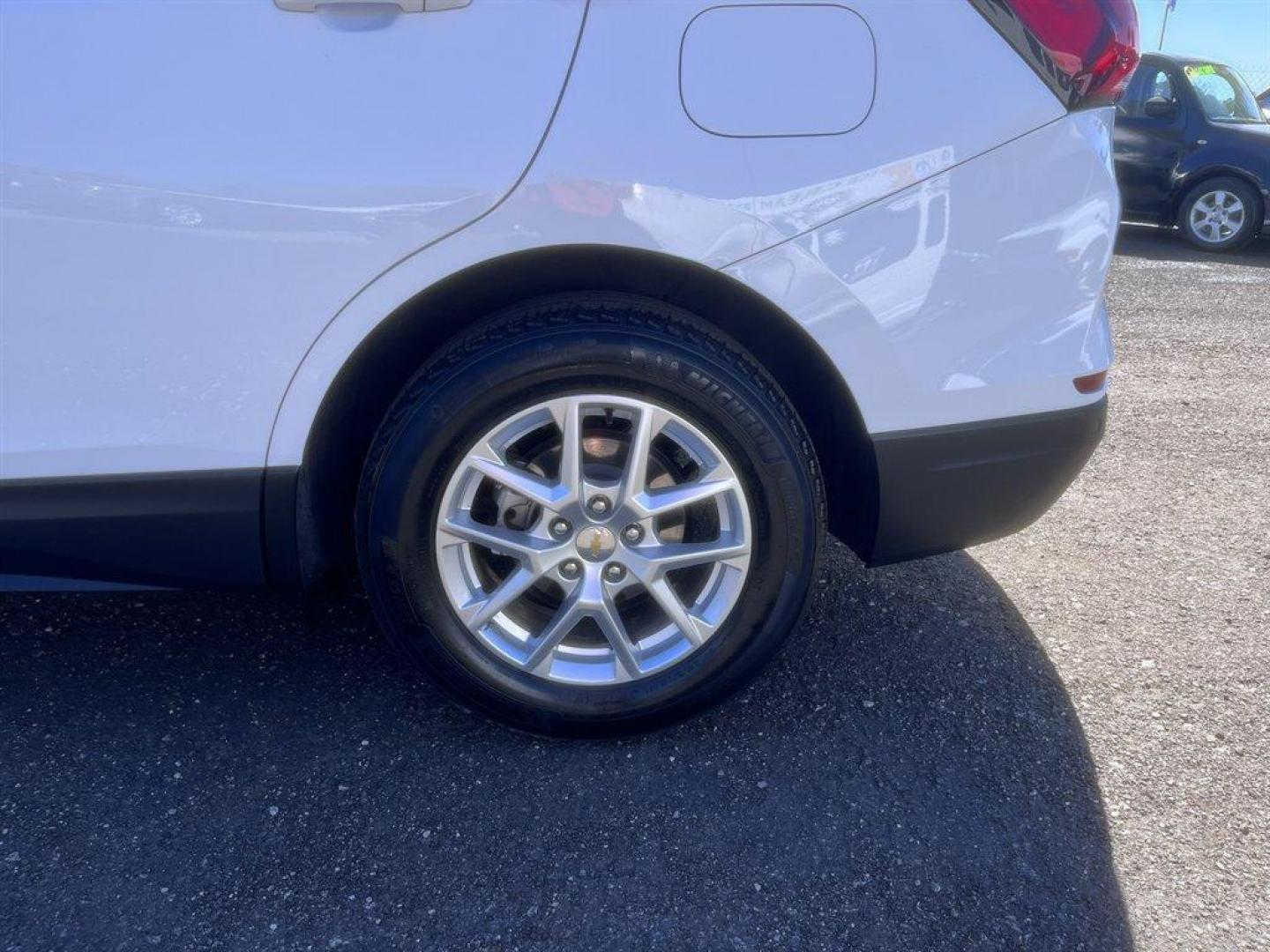 2022 White /Black Chevrolet Equinox (2GNAXJEV2N6) with an 1.5l I-4 DI Dohc T/C 1.5l engine, Automatic transmission, located at 745 East Steele Rd., West Columbia, SC, 29170, (803) 755-9148, 33.927212, -81.148483 - Special Internet Price! 2022 Chevrolet Equinox with AM/FM radio, Bluetooth, Backup camera, Automatic air conditioning, Keyless entry, Push to start, Cloth interior, Powered driver seat, Powered windows, Powered door locks, Plus more! - Photo#40