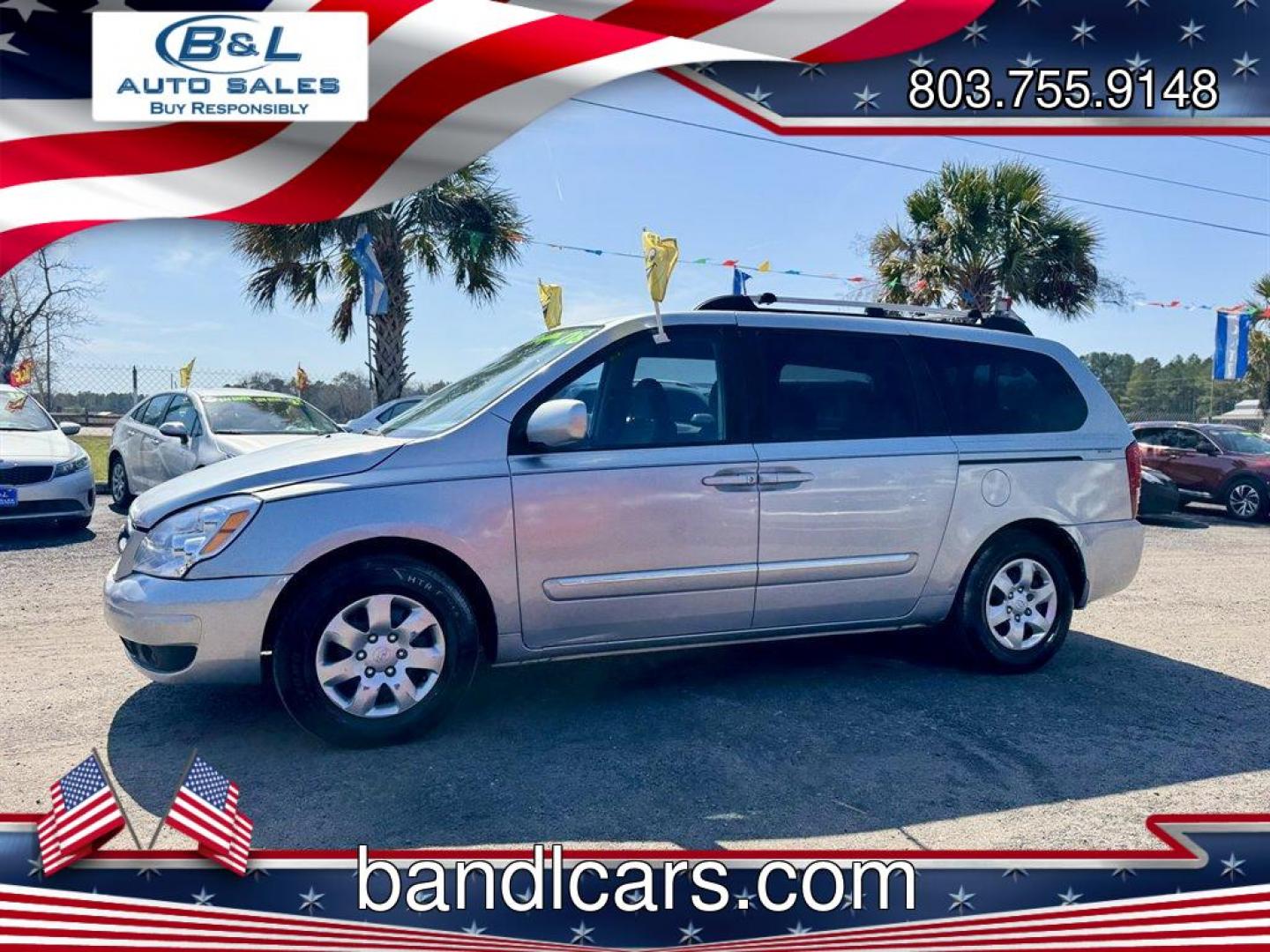 2008 Silver /Grey Hyundai Entourage (KNDMC233386) with an 3.8l V6 MPI Dohc 3.8l engine, Automatic transmission, located at 745 East Steele Rd., West Columbia, SC, 29170, (803) 755-9148, 33.927212, -81.148483 - Photo#0