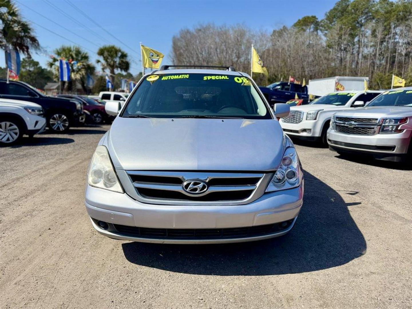 2008 Silver /Grey Hyundai Entourage (KNDMC233386) with an 3.8l V6 MPI Dohc 3.8l engine, Automatic transmission, located at 745 East Steele Rd., West Columbia, SC, 29170, (803) 755-9148, 33.927212, -81.148483 - Photo#1